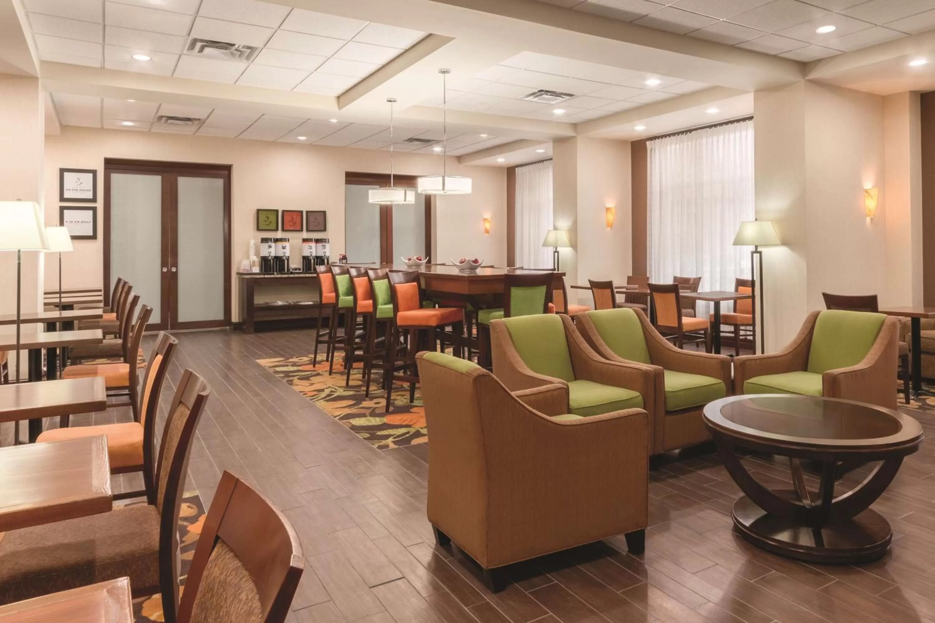 Lobby or reception in Hampton Inn by Hilton Edmonton South
