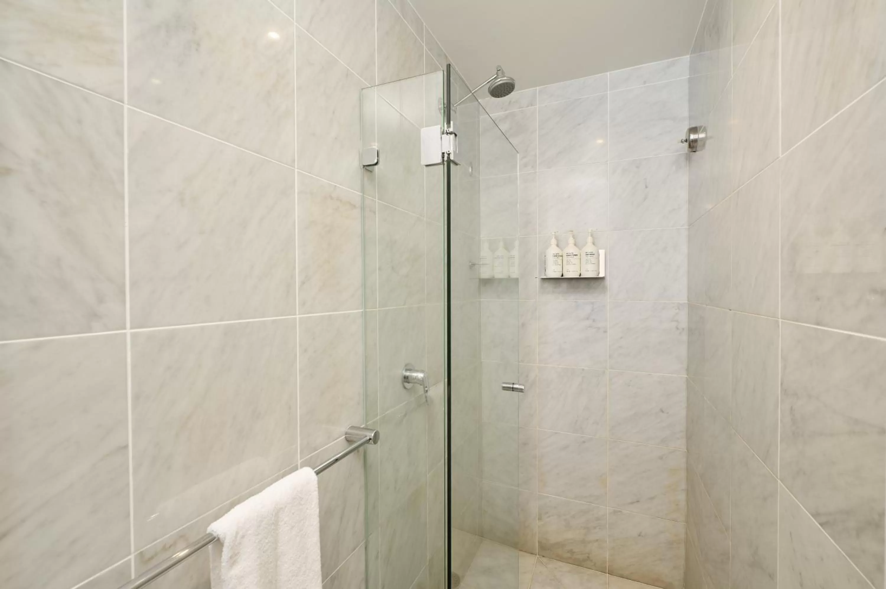 Bathroom in ibis Styles Port Macquarie