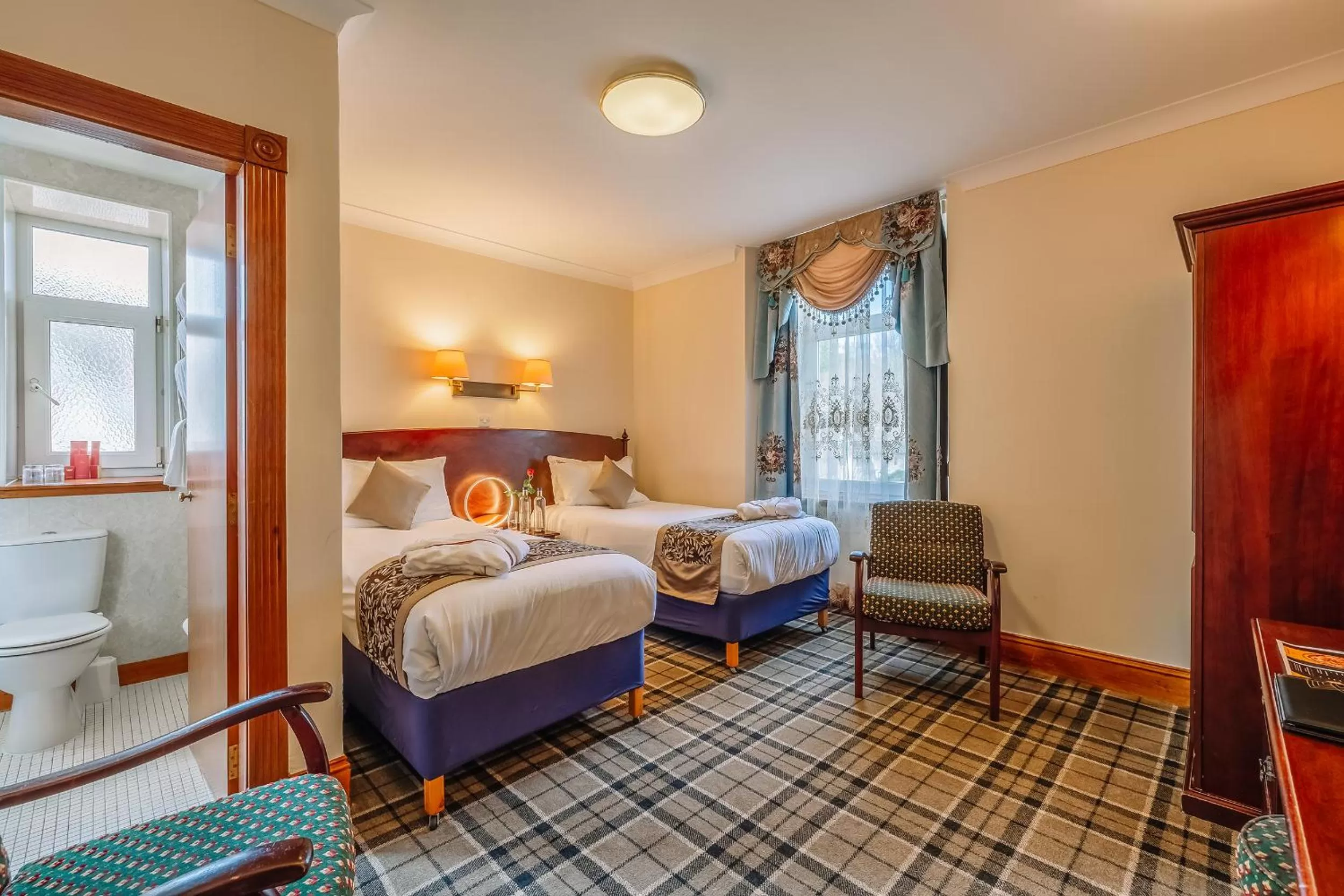 Bed in Muthu Alexandra Hotel