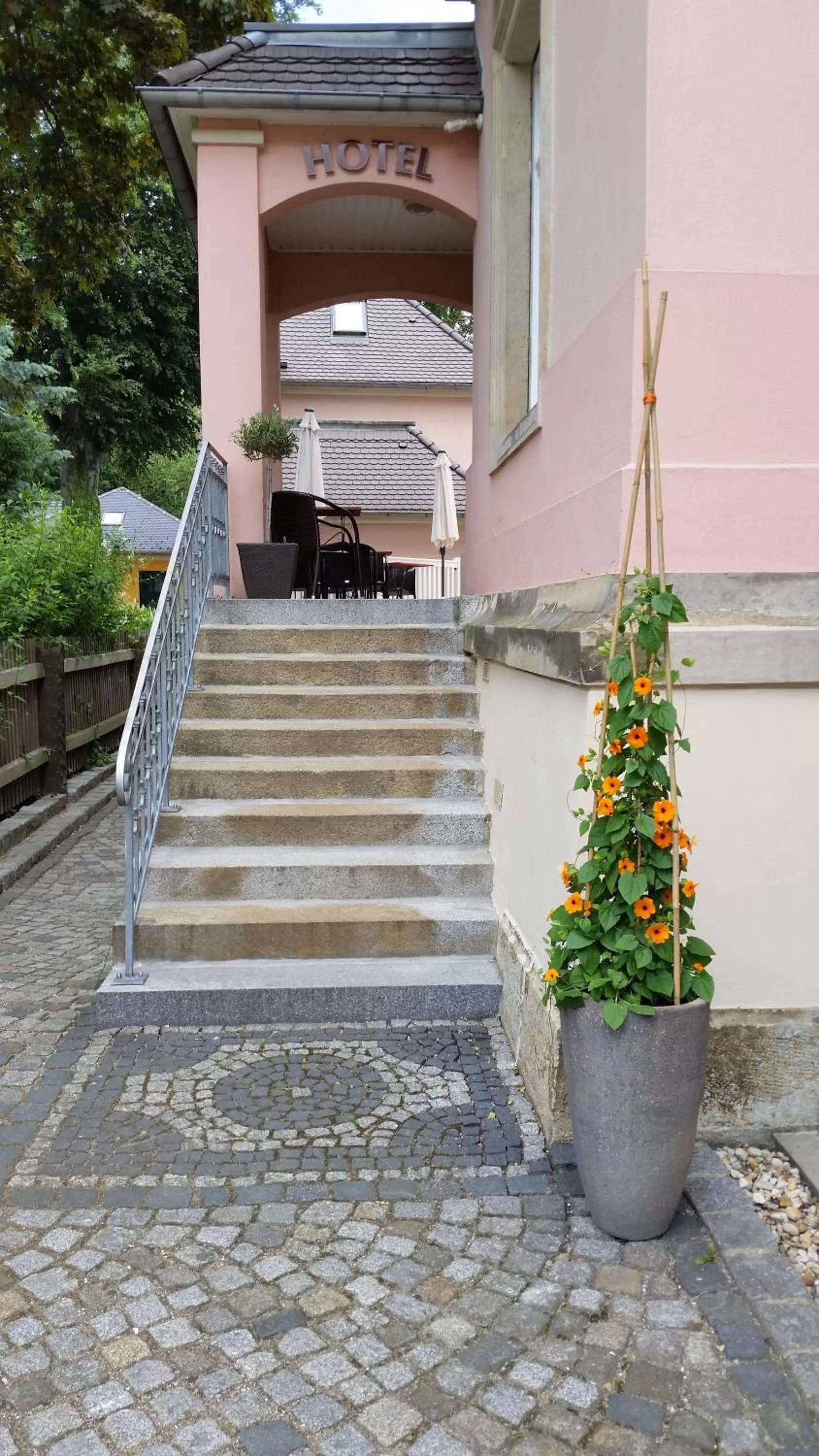 Facade/entrance in Villa Antonia