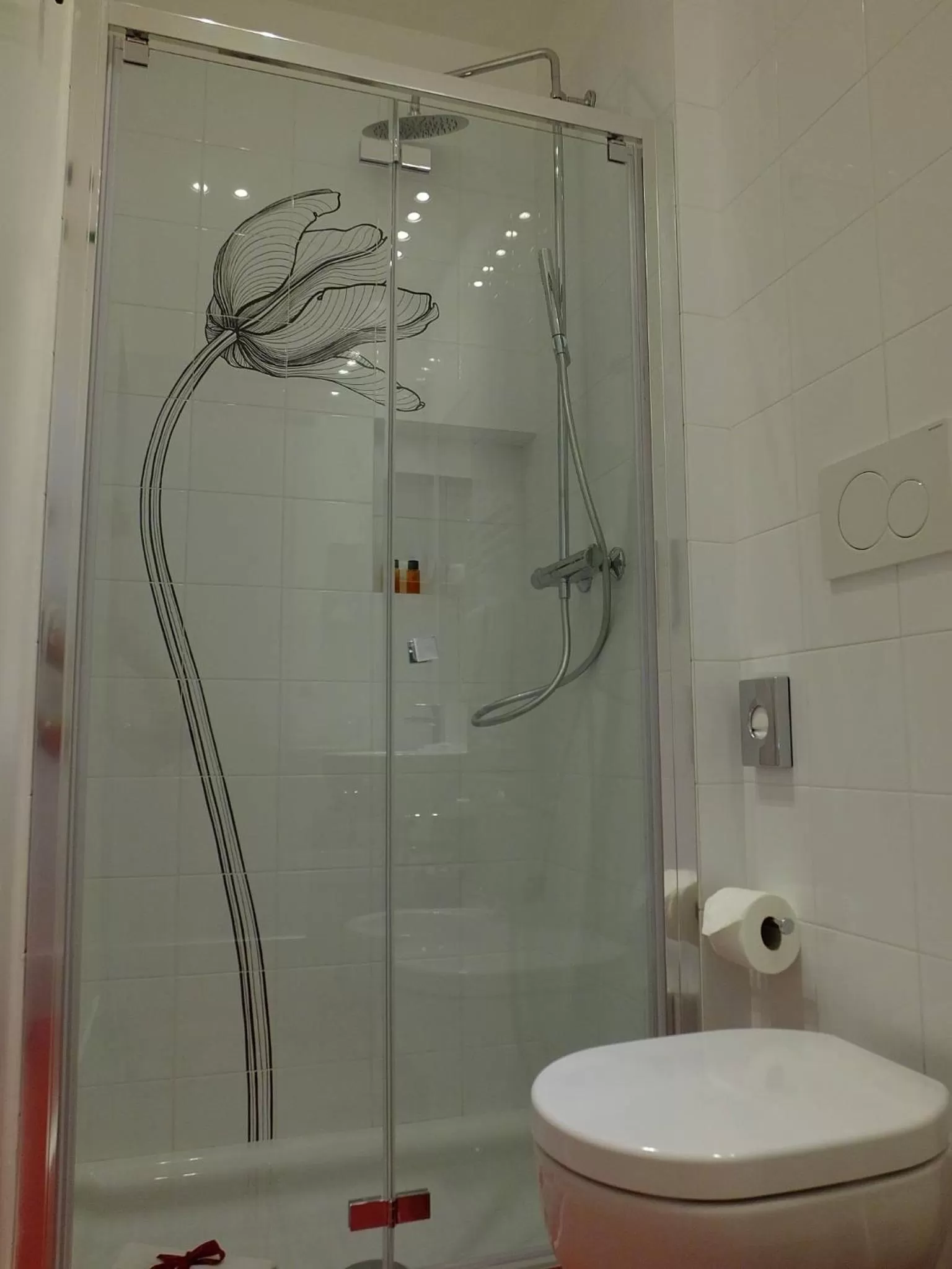 Shower in Zefiro Home