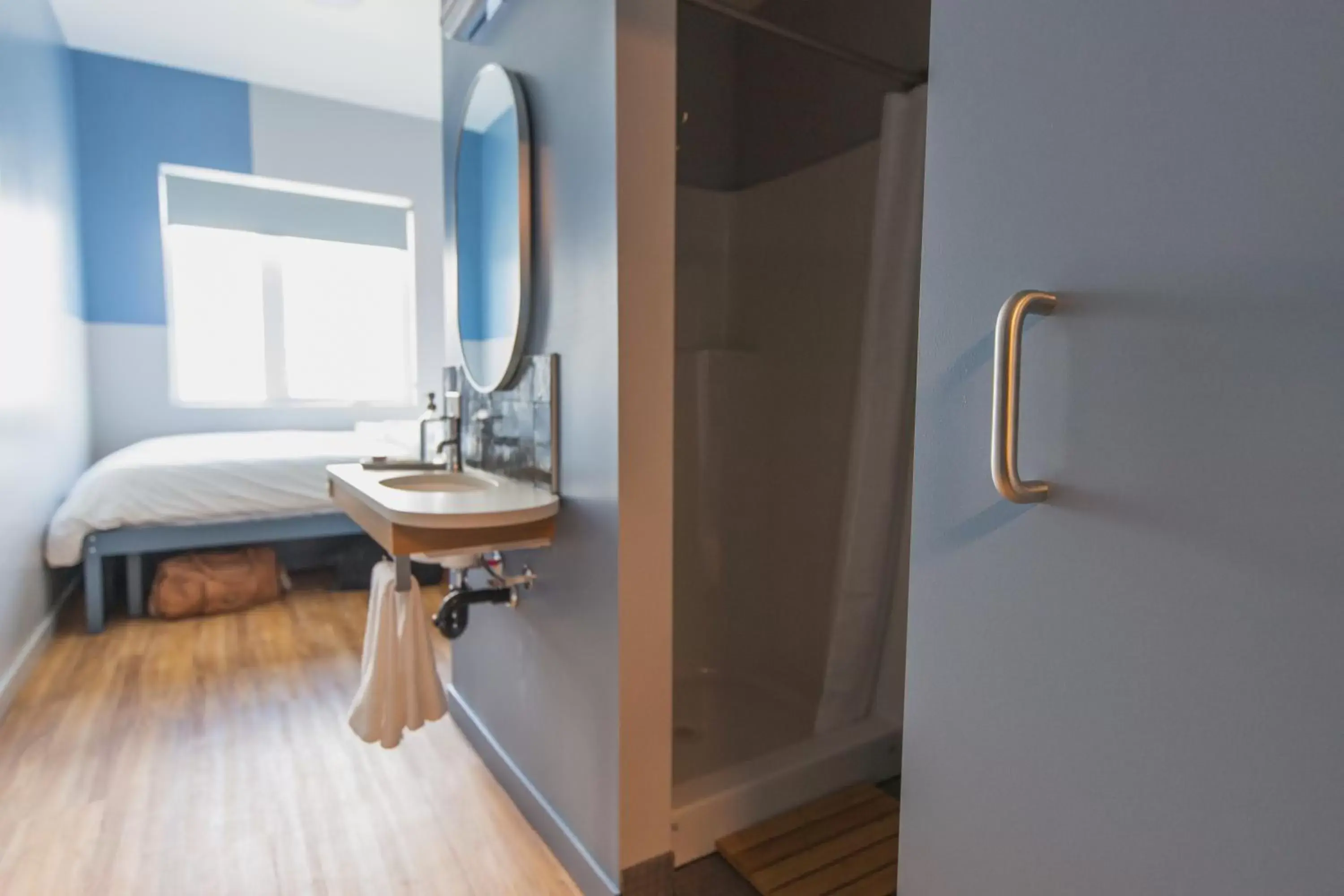 Private Queen Room in Lolo Pass Private Queen Room in Lolo Pass