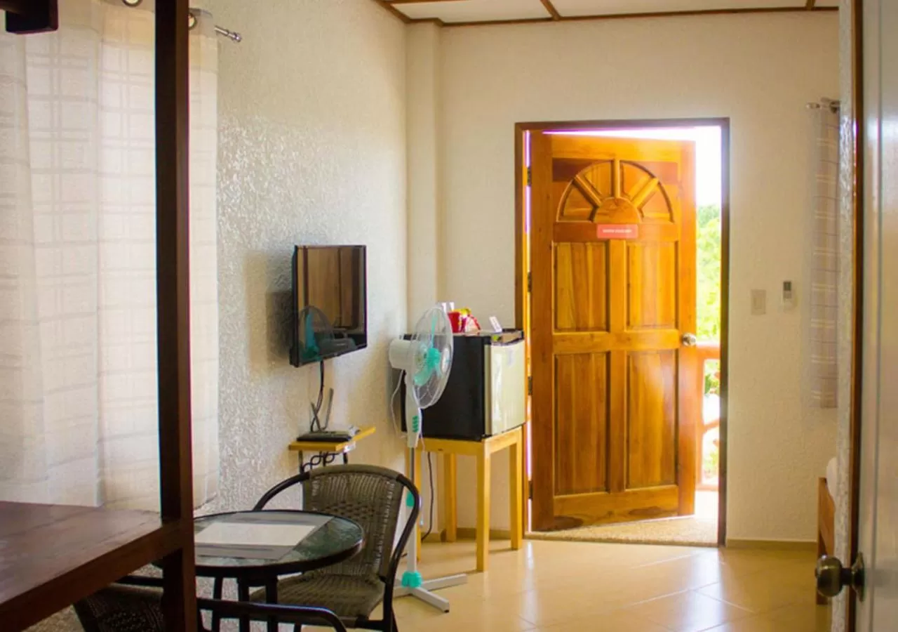 TV/Entertainment Center in Jugalis Hotel and Restaurant