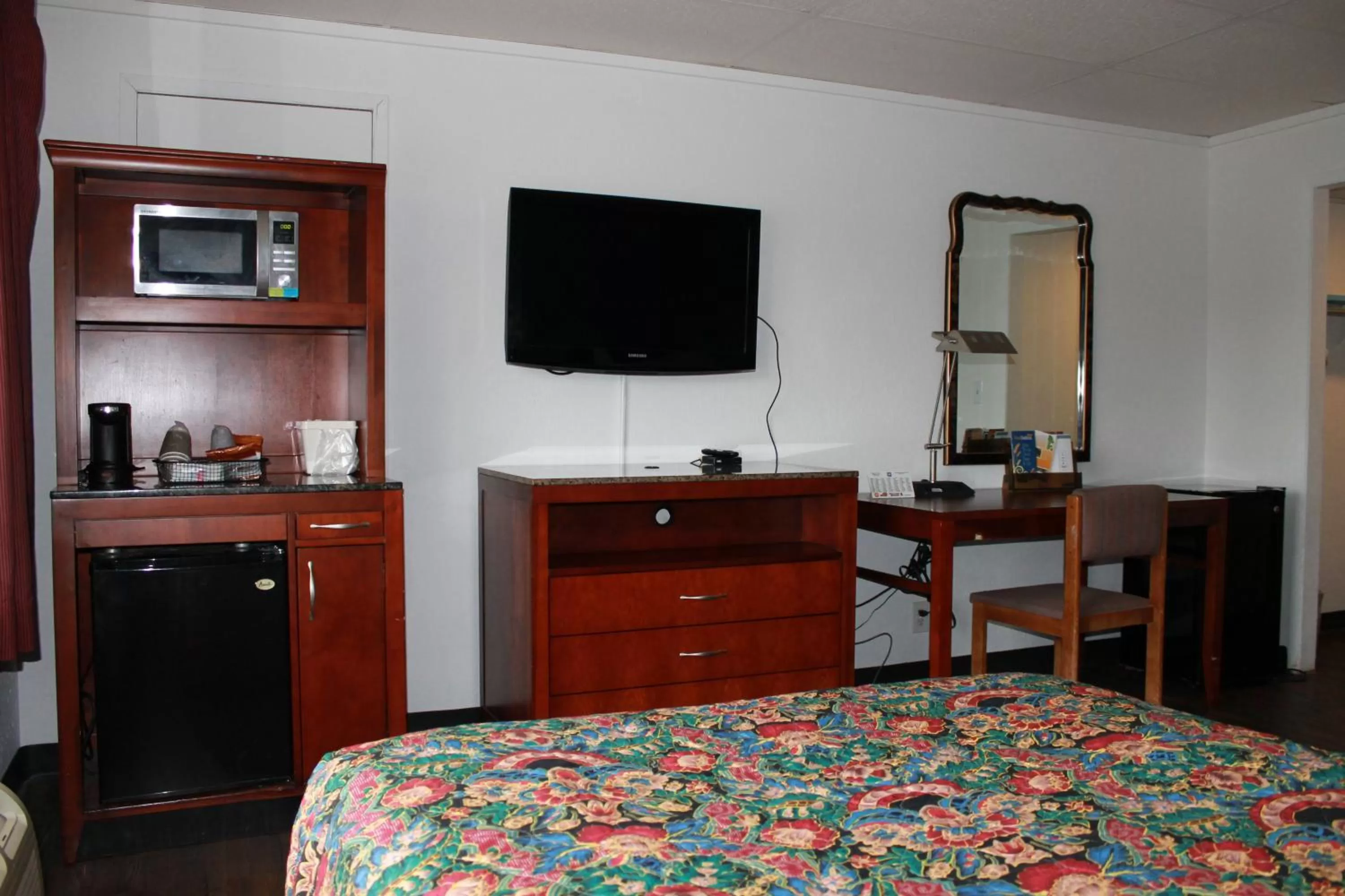 Bed in Wyatt Earp Hotel