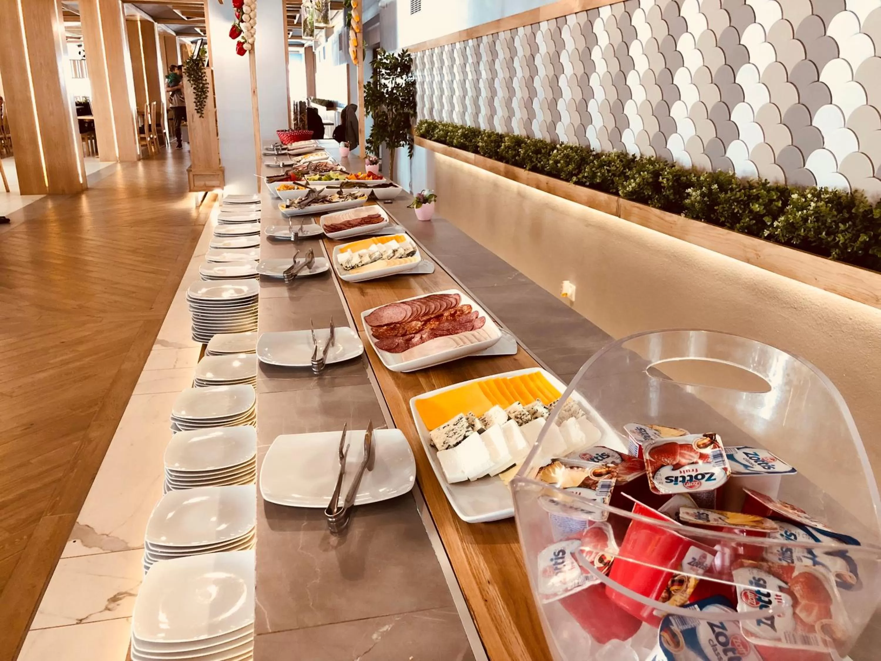 Buffet breakfast in Aqvatonic Hotel - Steaua de Mare