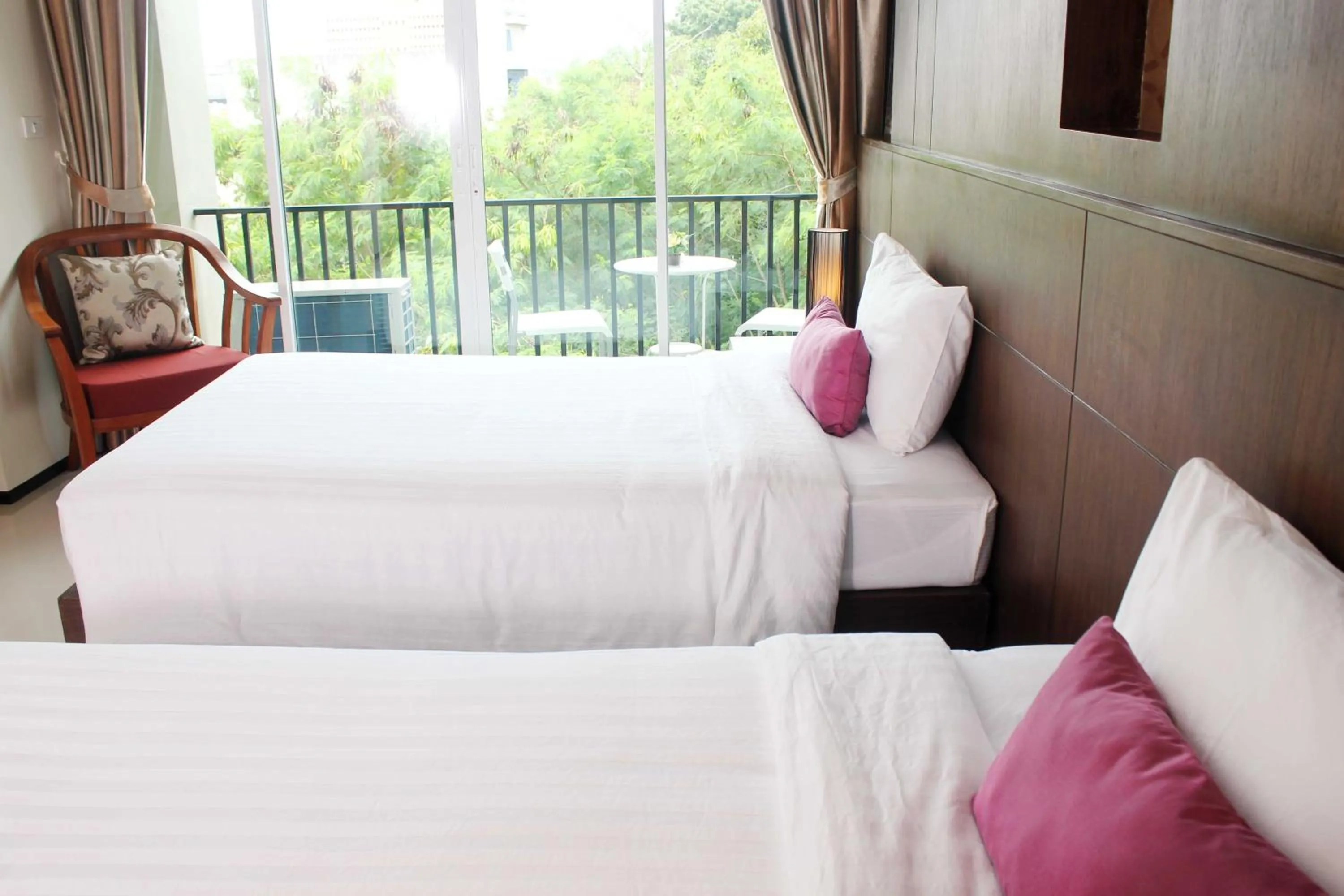 Bed in Lub Sbuy House Hotel - SHA