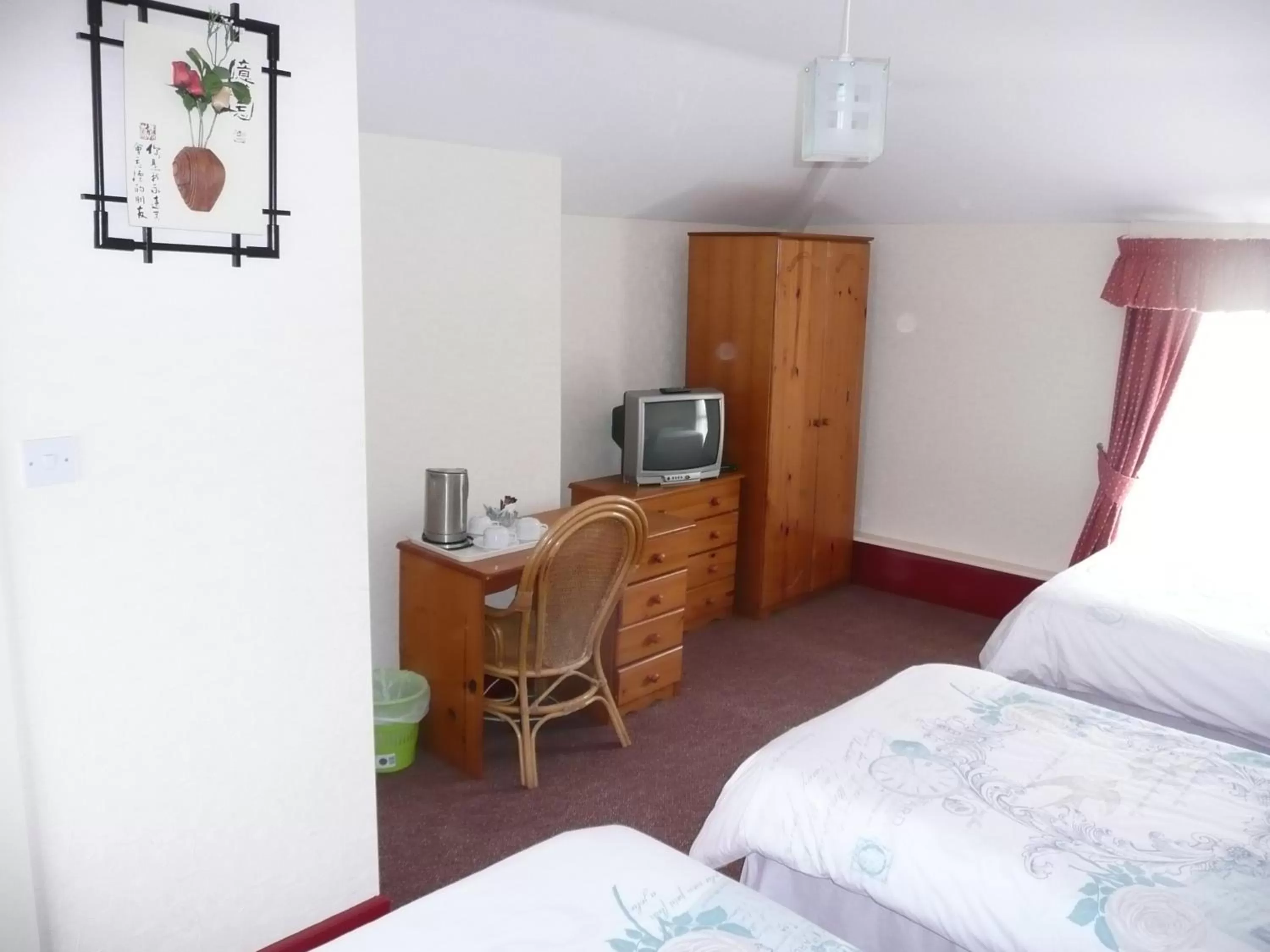 TV and multimedia, Bed in Beijing Dragon Hotel