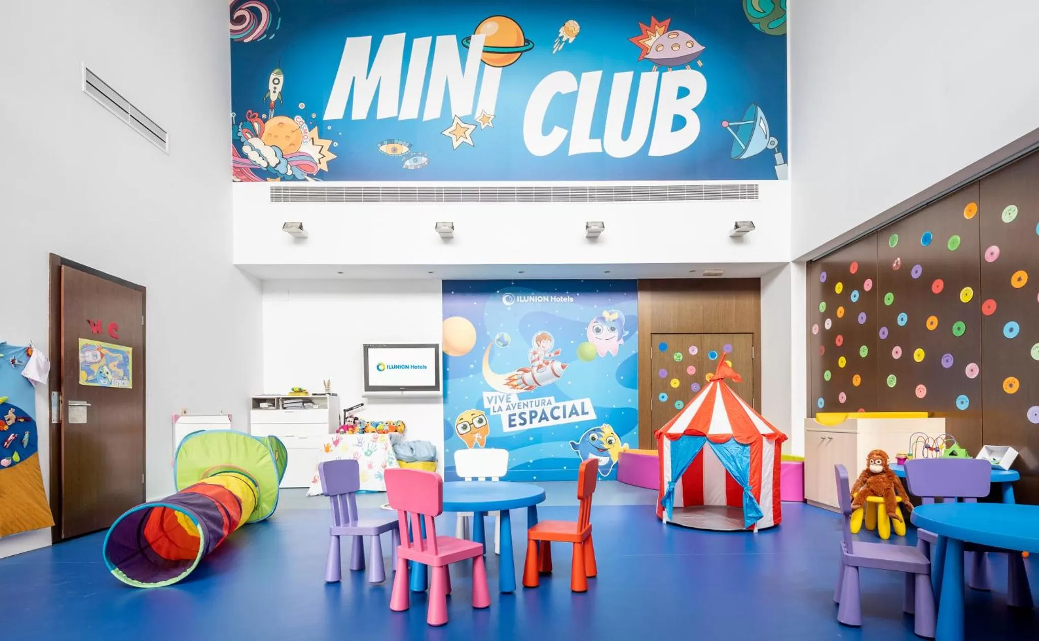 Kids's club in Ilunion Calas de Conil