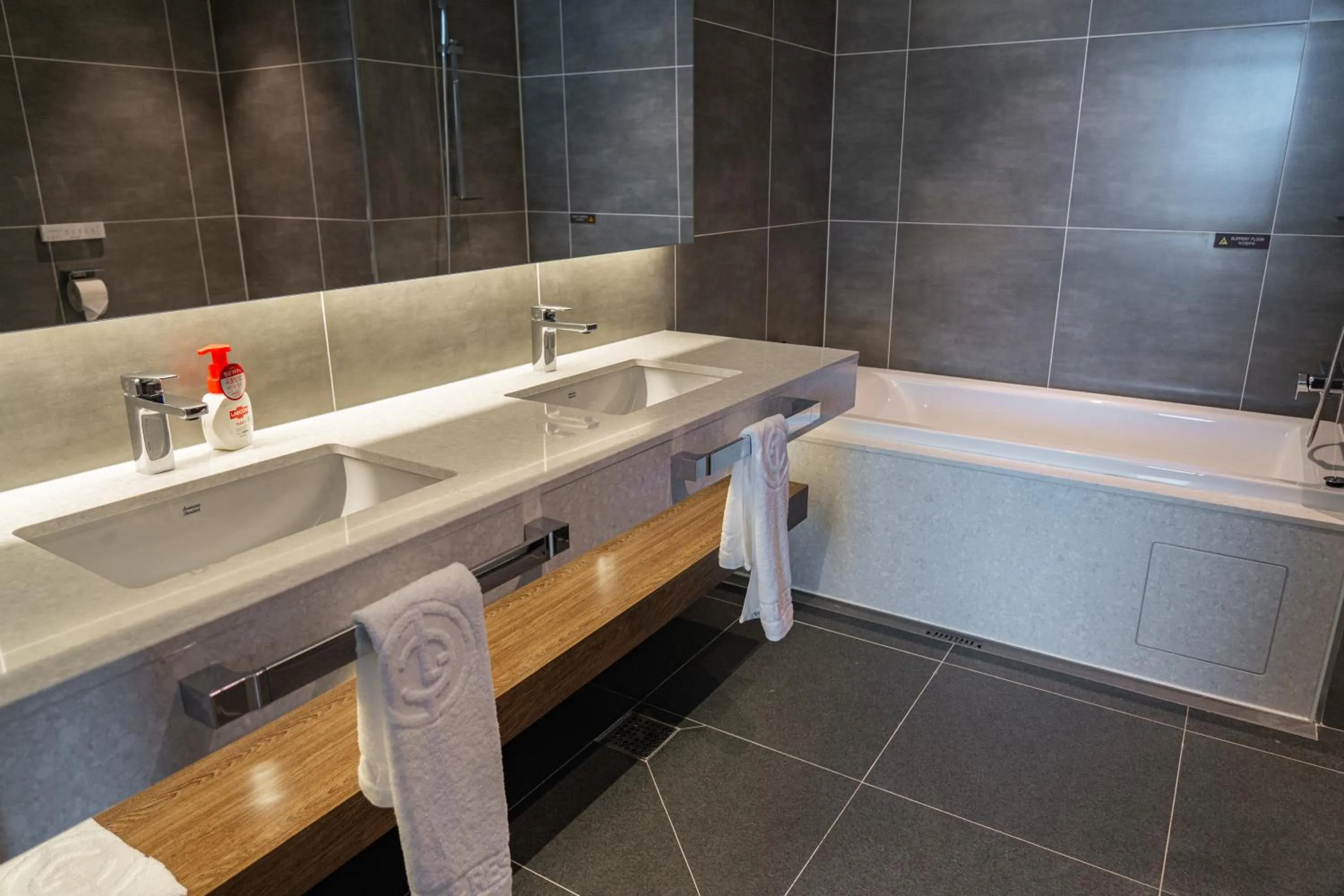 Corner Suite with One King and Two Queen Beds - Non-Smoking in Ramada Plaza by Wyndham Jaeun