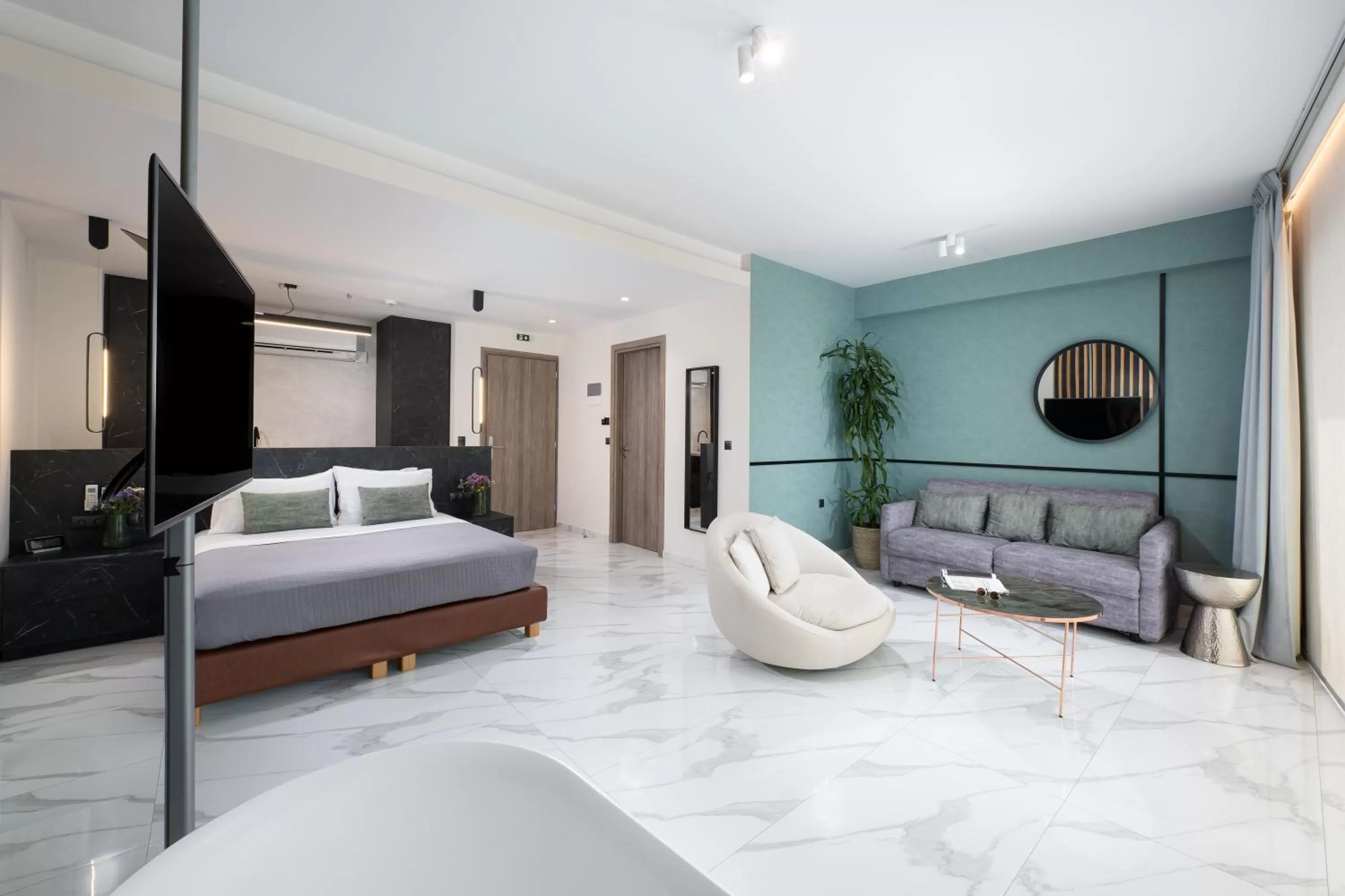 Photo of the whole room, Bed in Enattica Suites