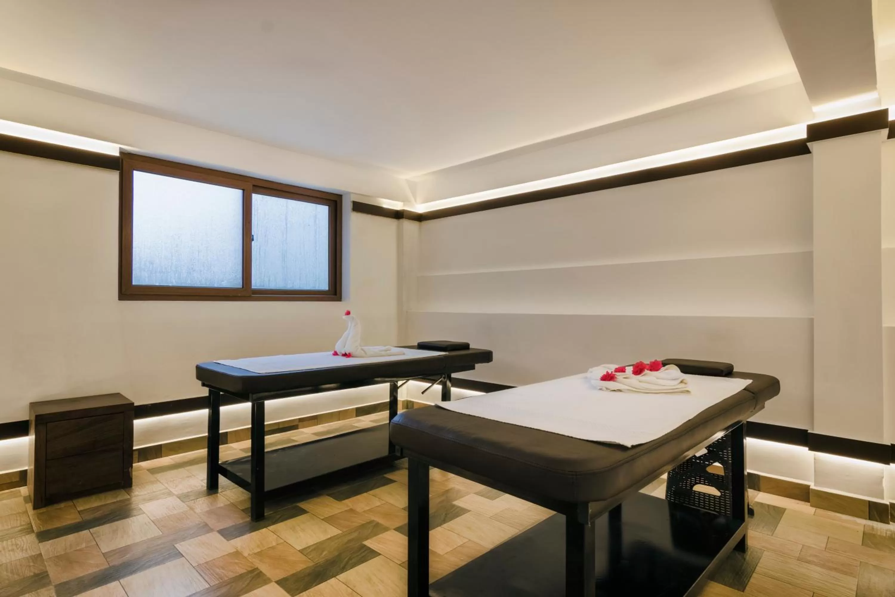 Massage in Elixir Hills Suites Resort and Spa