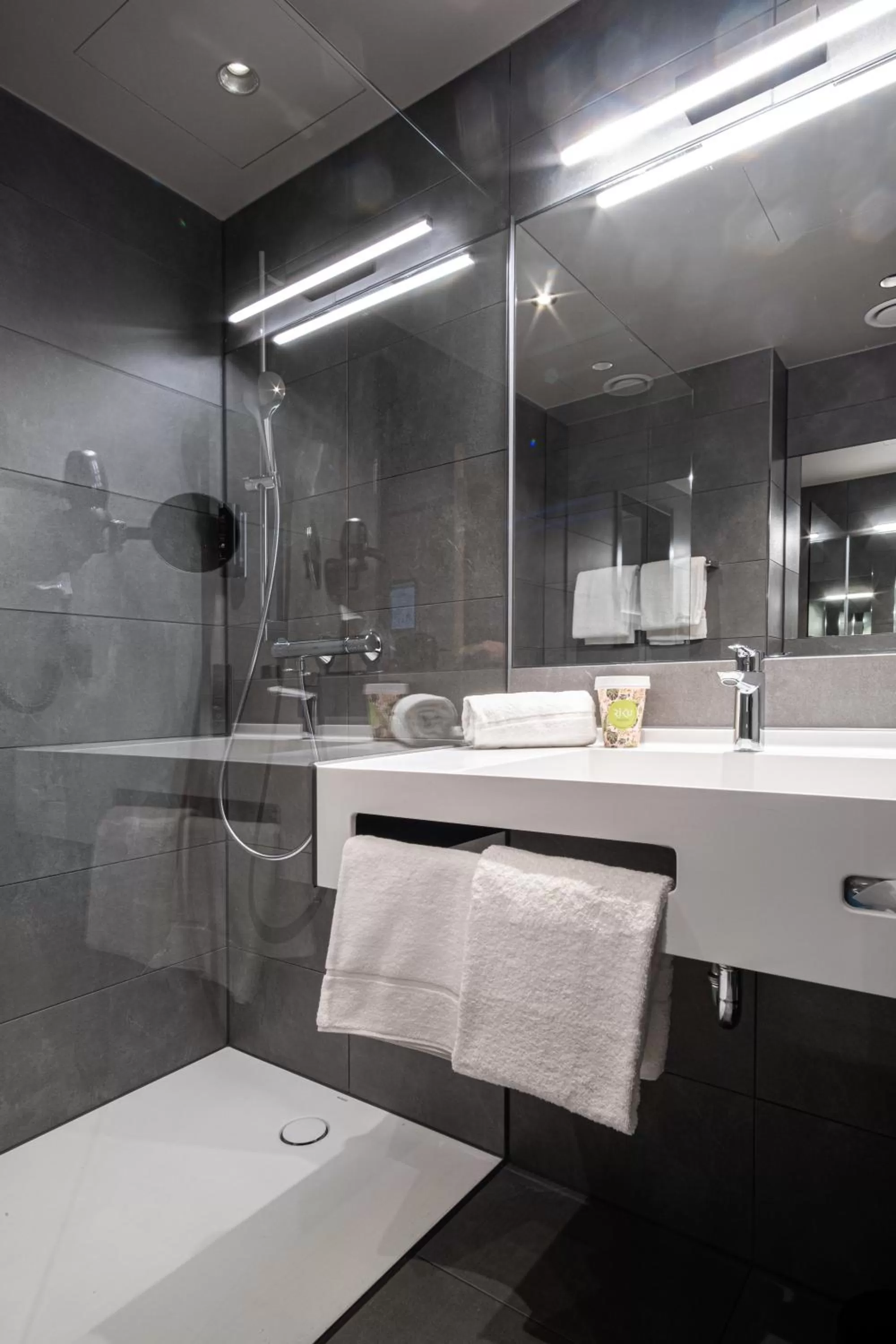 Bathroom in RiKu HOTEL Göppingen