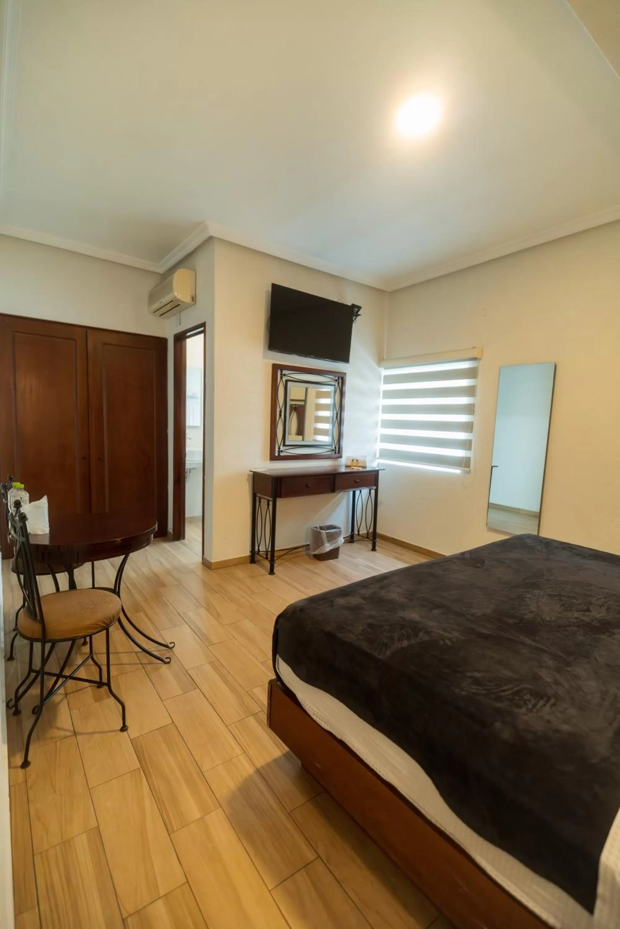 Bedroom, Bed in Hotel Alcazar - Guadalajara Centro Historico