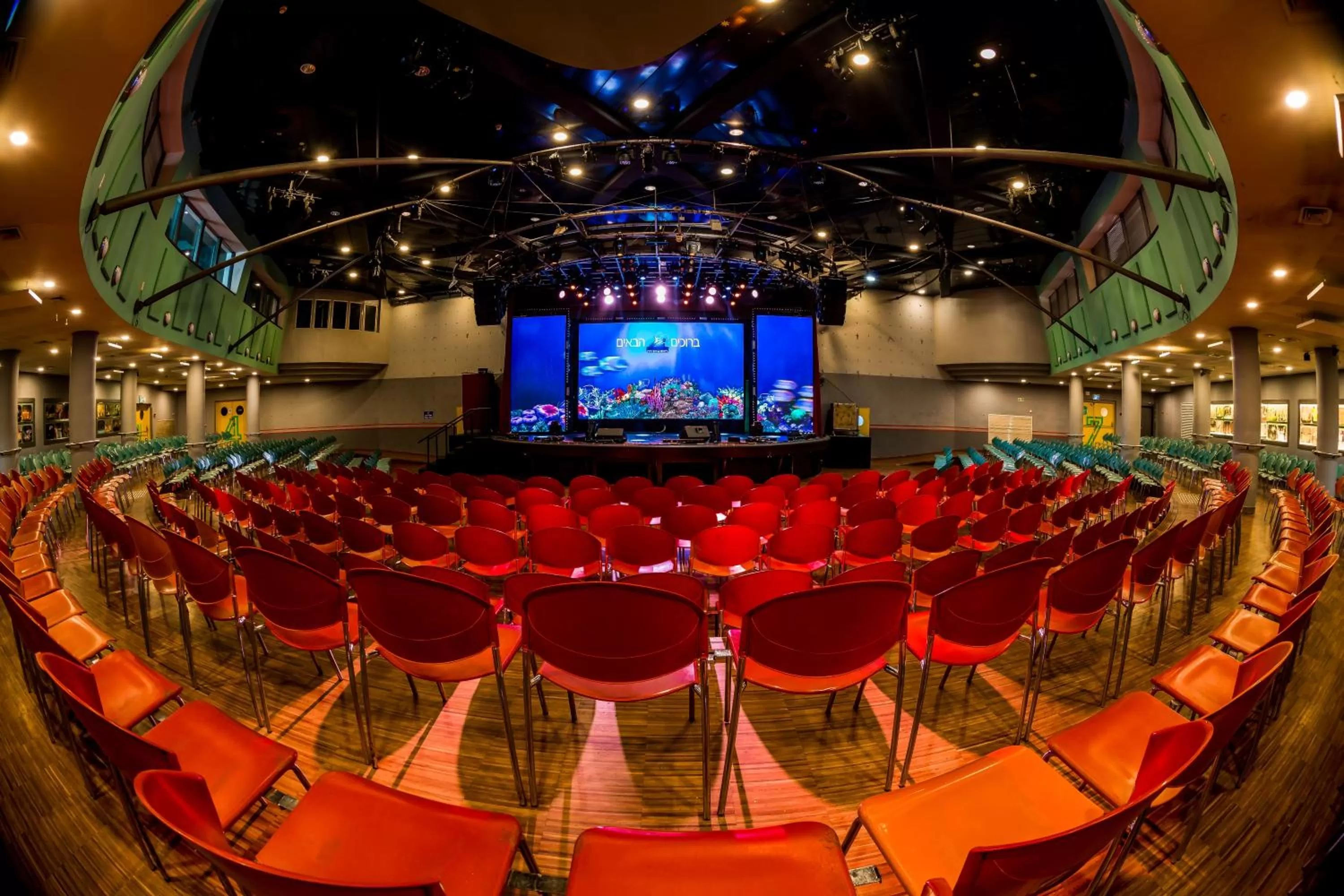 Evening entertainment in Club Hotel Eilat - All Suites Hotel