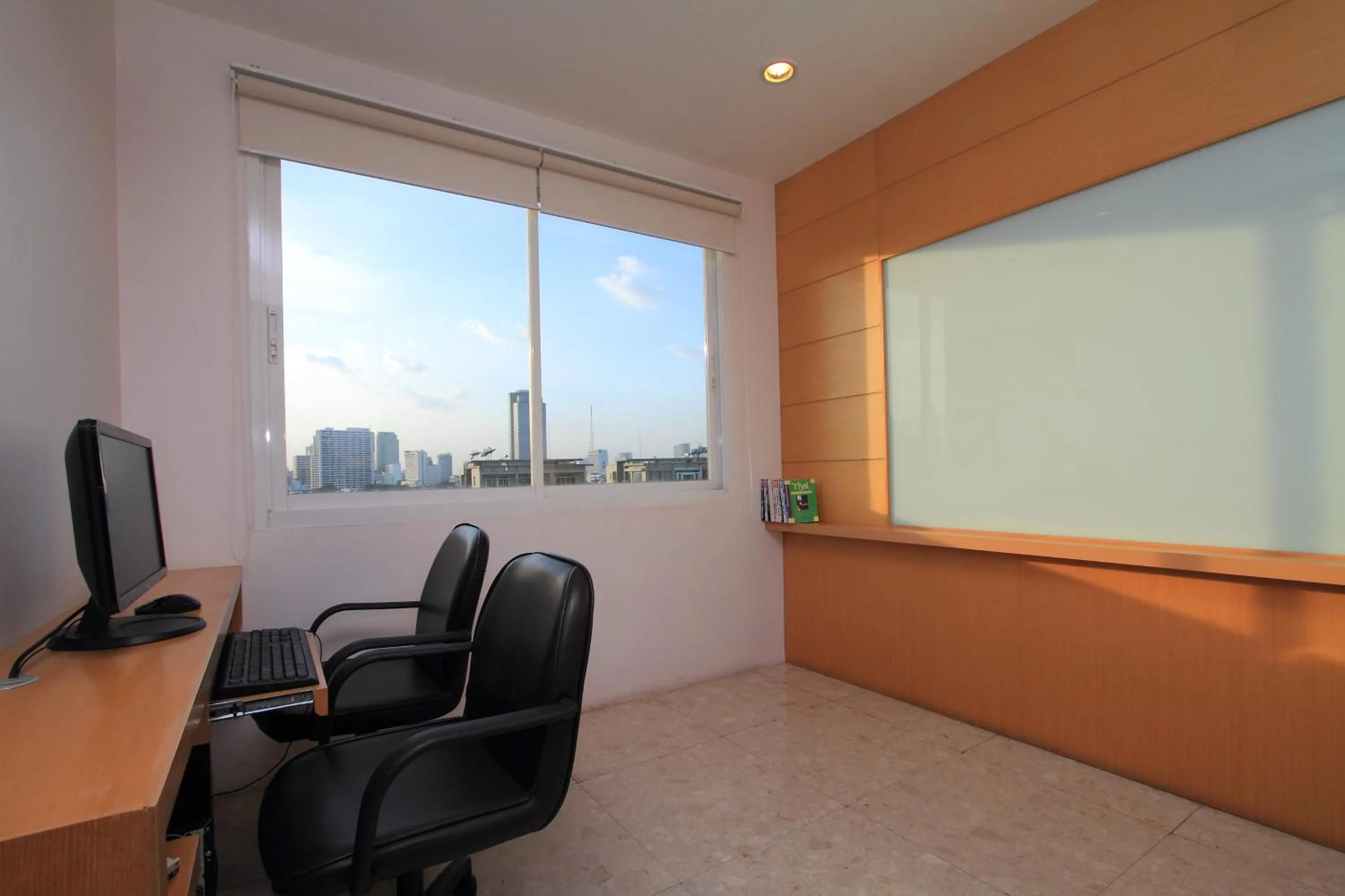 Business facilities in D Varee Montara Thonglor 25