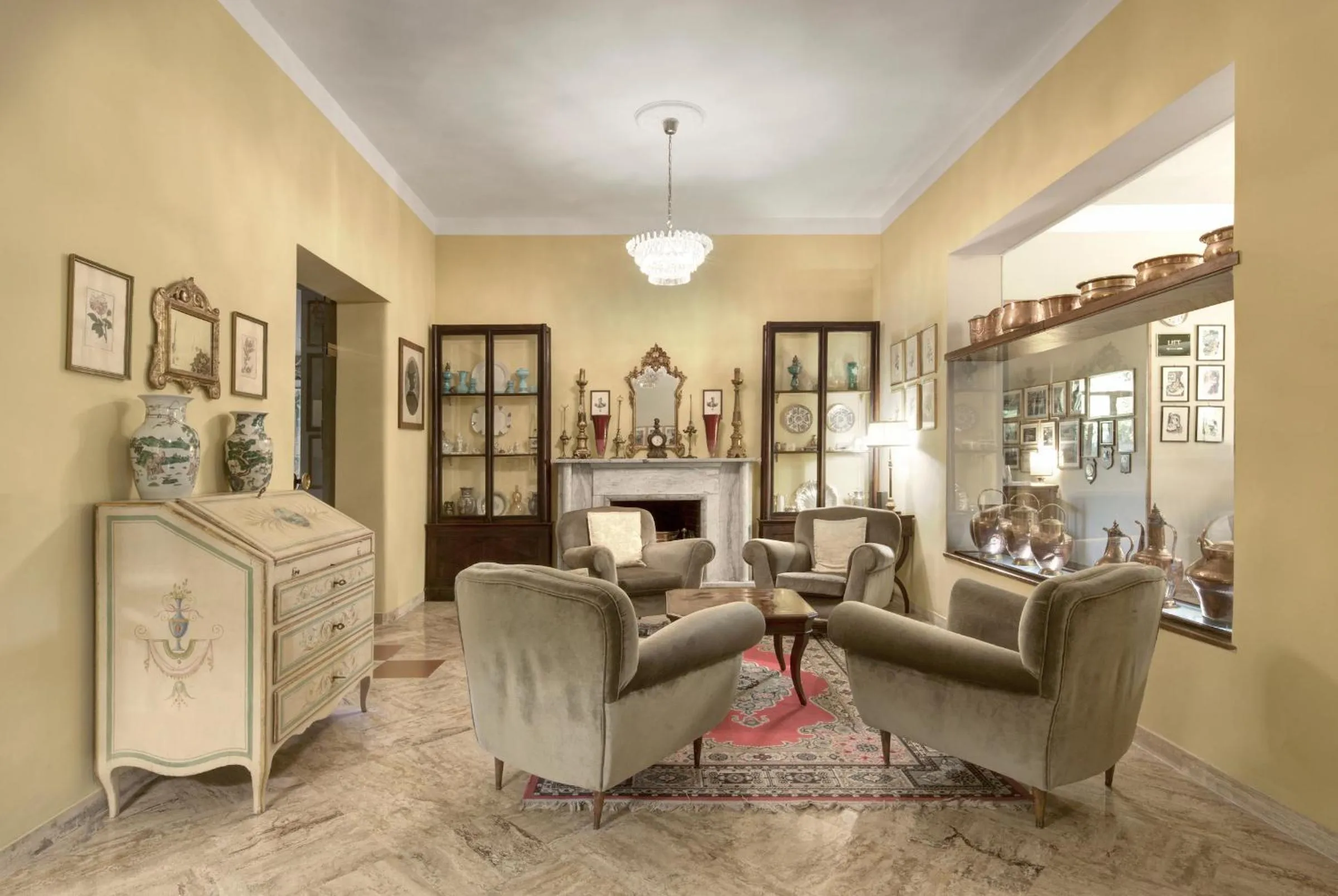 Communal lounge/ TV room in La Posta Hotel & Thermal Spa