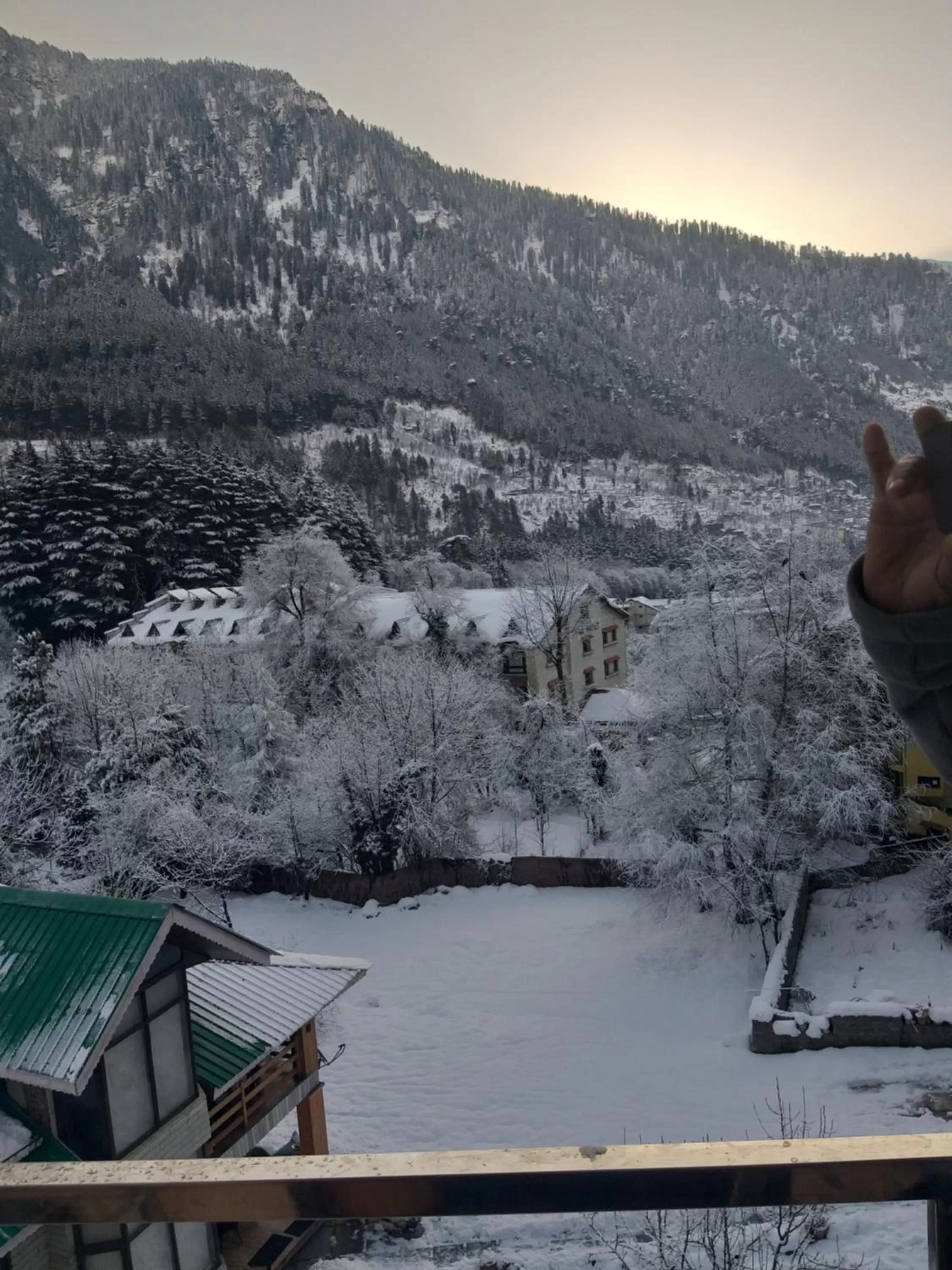 Winter in Hotel Ambika Resort Manali