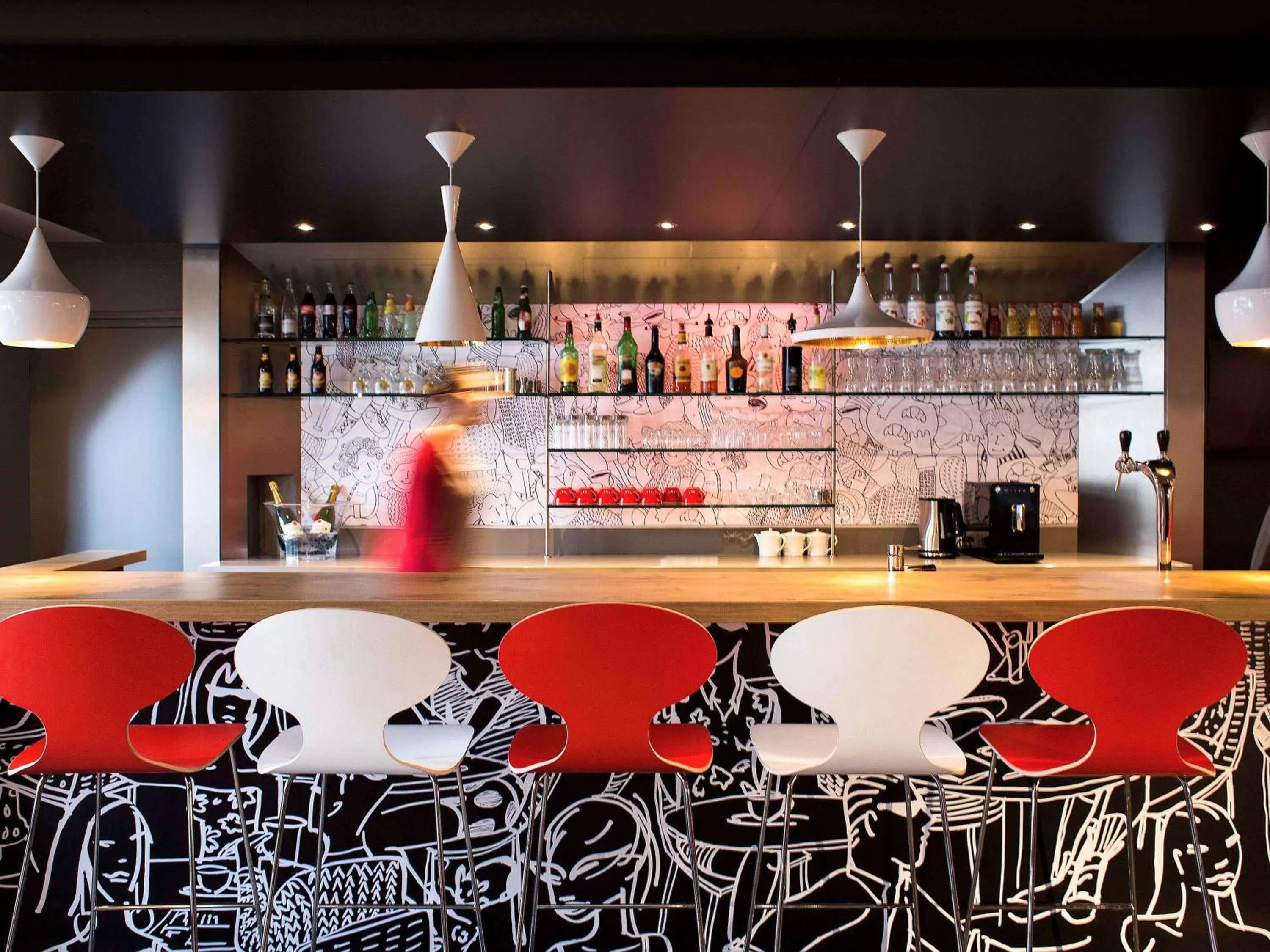 Lounge or bar in ibis Annecy Centre Vieille Ville