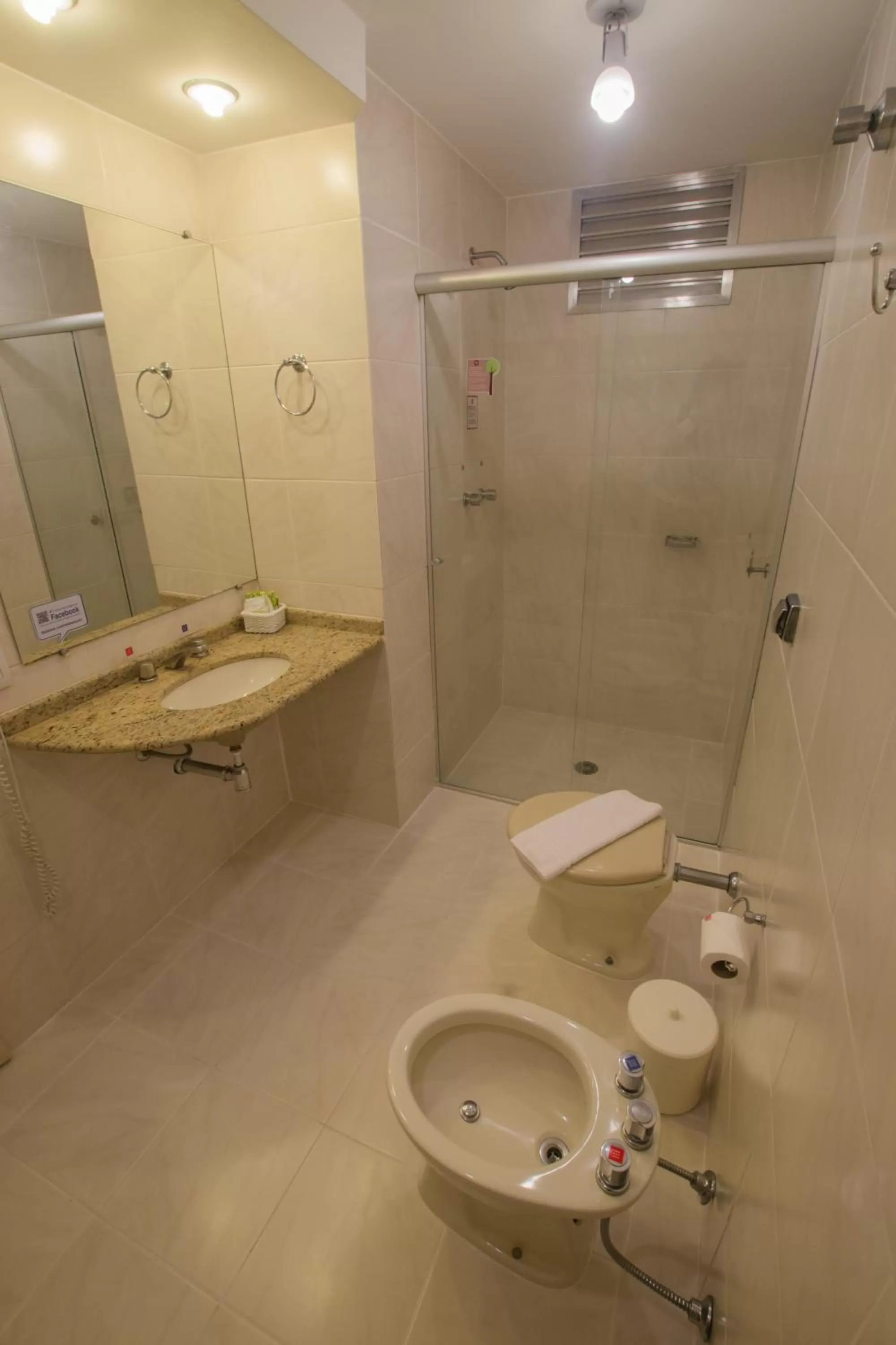 Shower in SJ Executive - San Juan Curitiba