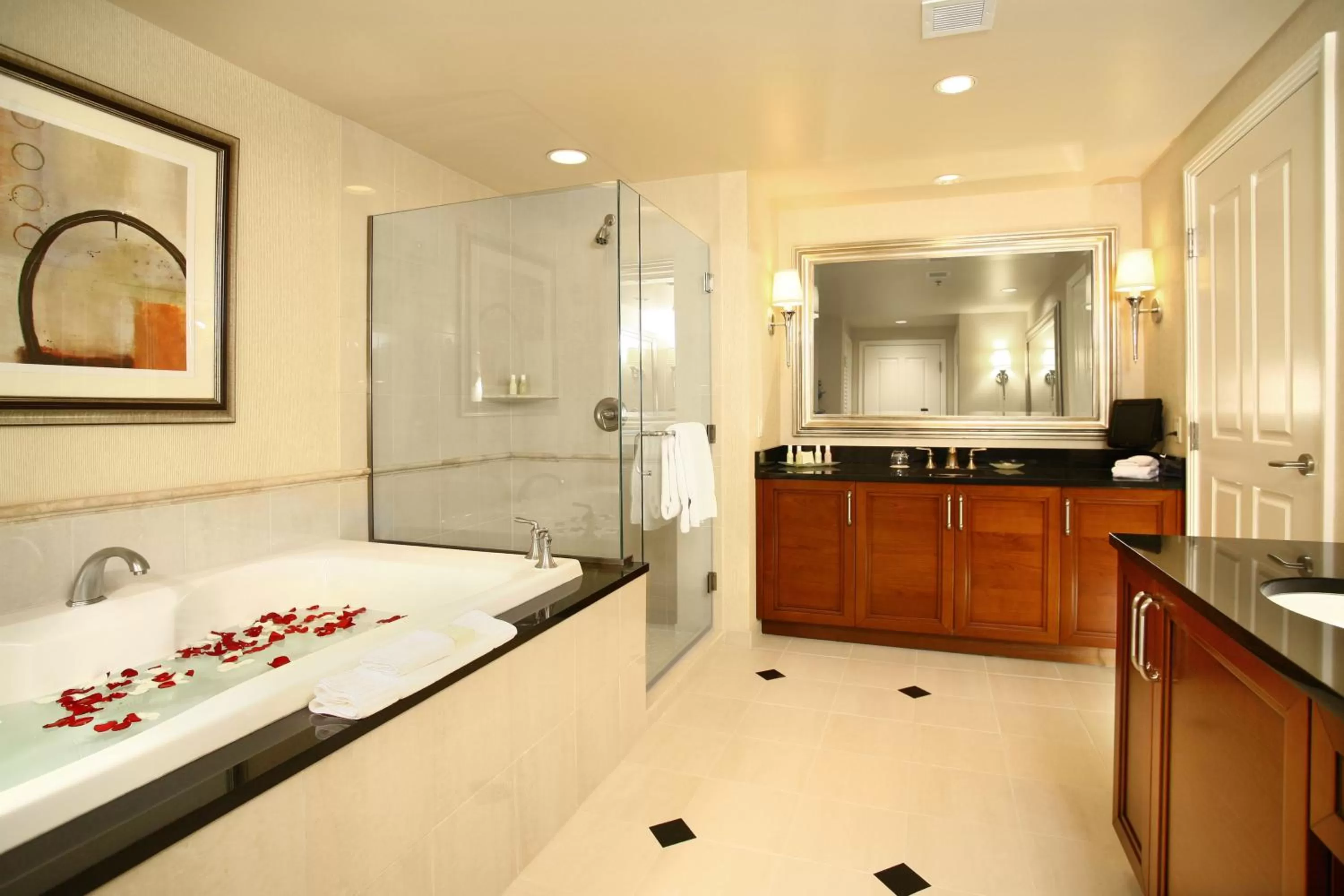 Bathroom, Bed in Luxury Suites International at The Signature