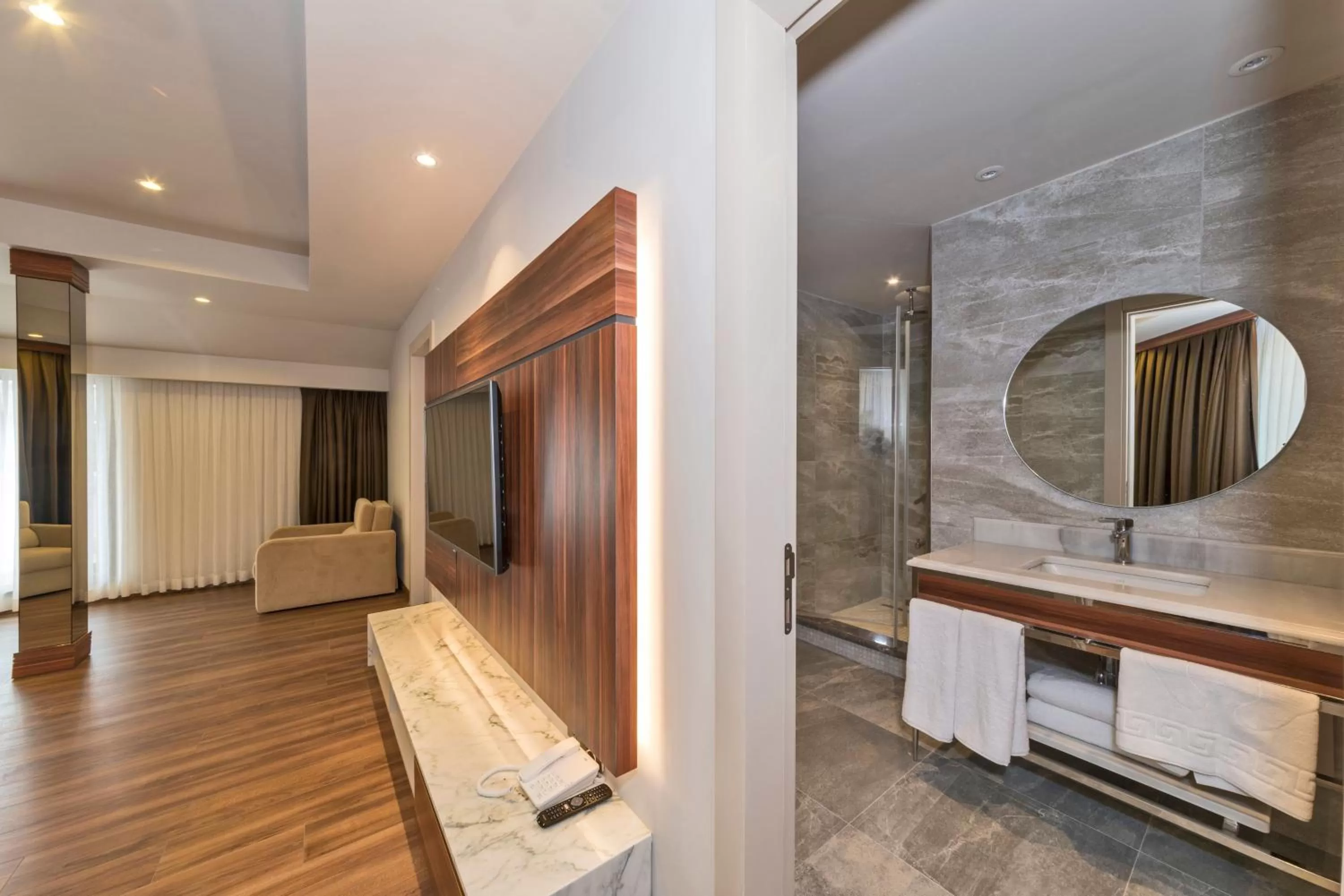 Shower, Bathroom in Golden Royal Hotel