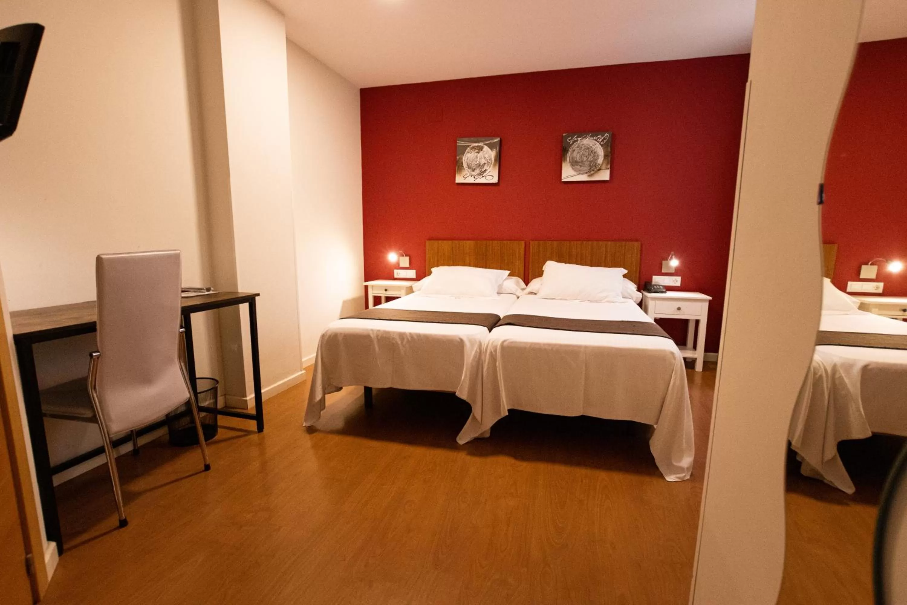 Photo of the whole room, Bed in Gce Hoteles