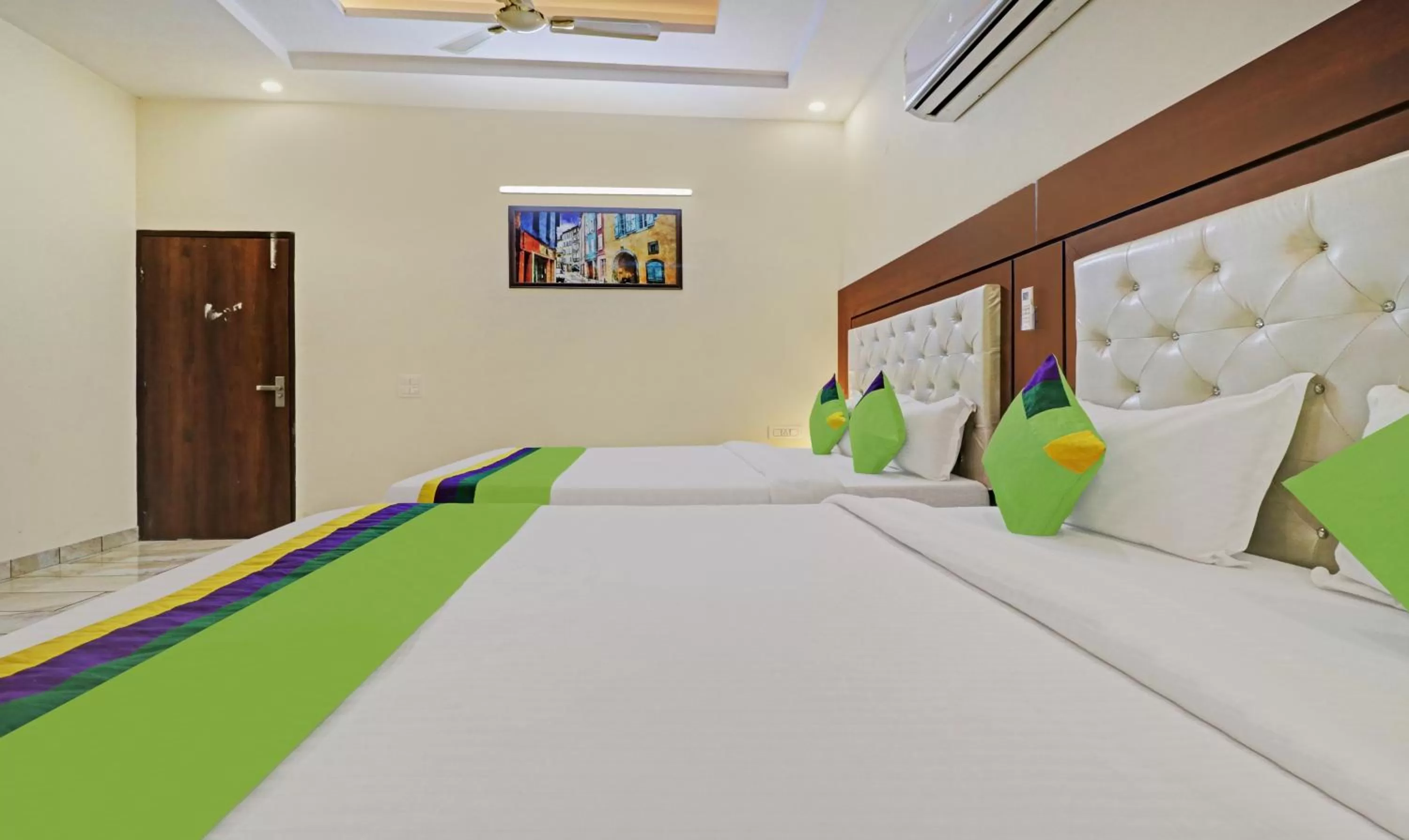 Bedroom, Bed in Treebo Magnum Chandigarh