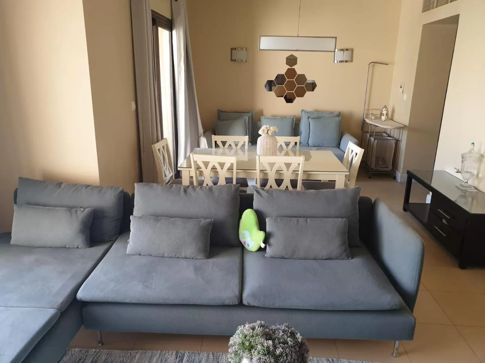 Living room in Peaceful Private Villa at Five Star Beach Resort