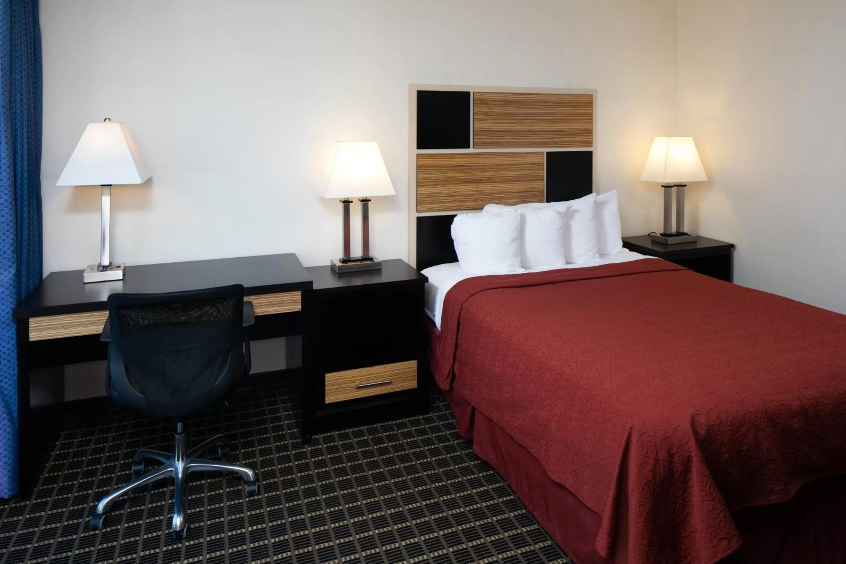 Bedroom, Bed in Red Lion Hotel Ellensburg