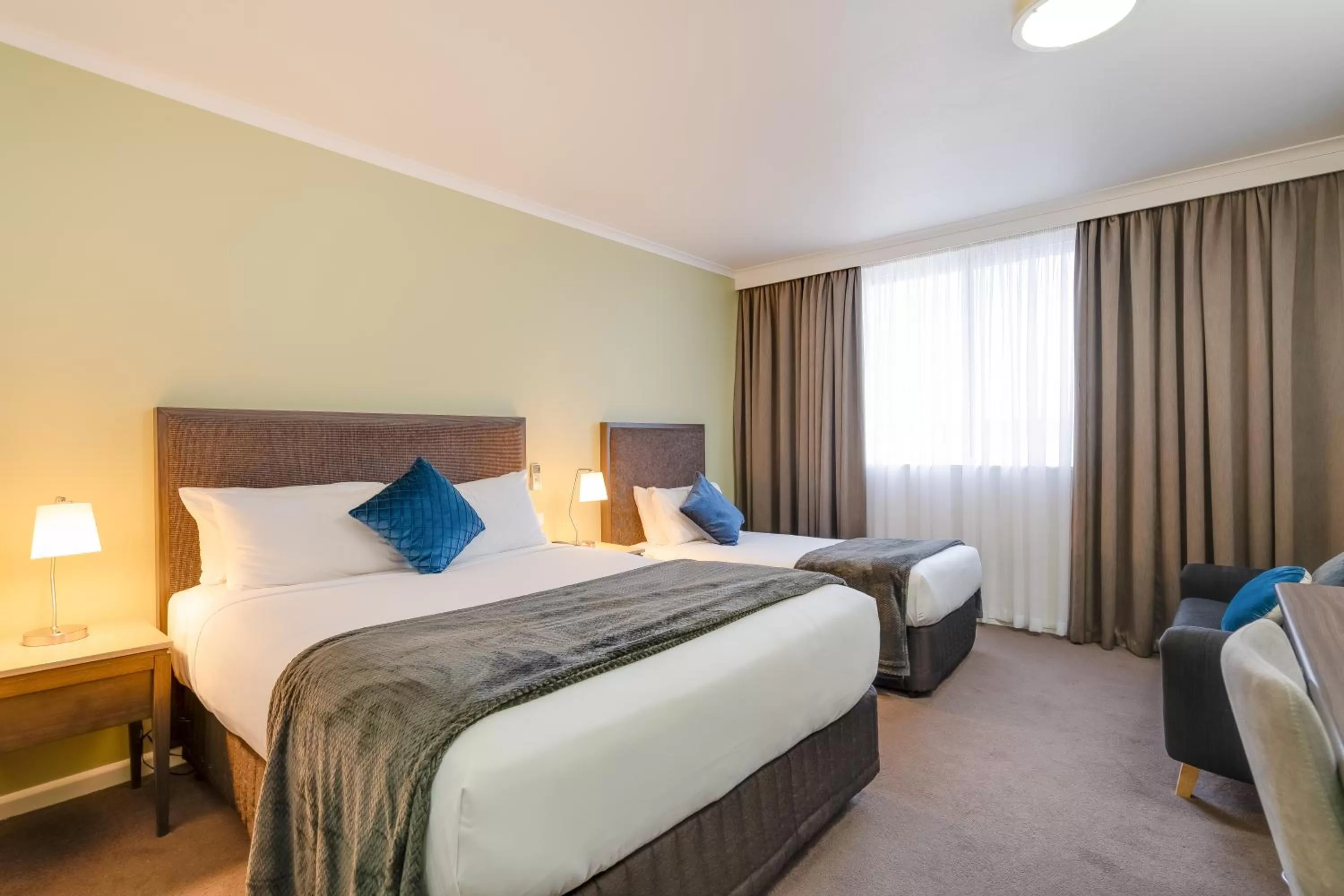 Bedroom, Bed in Mercure Albury