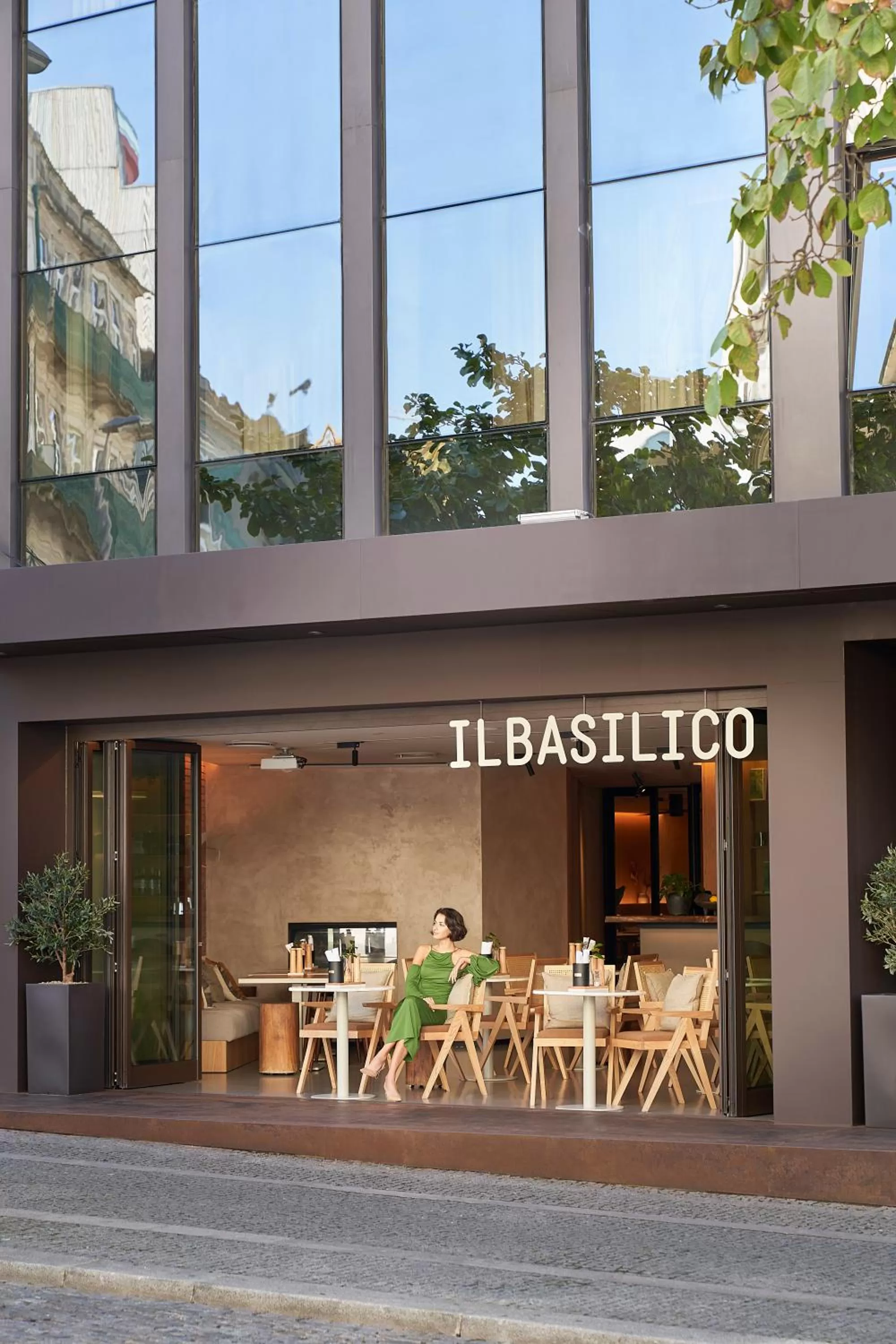 Restaurant/places to eat in PortoBay Teatro