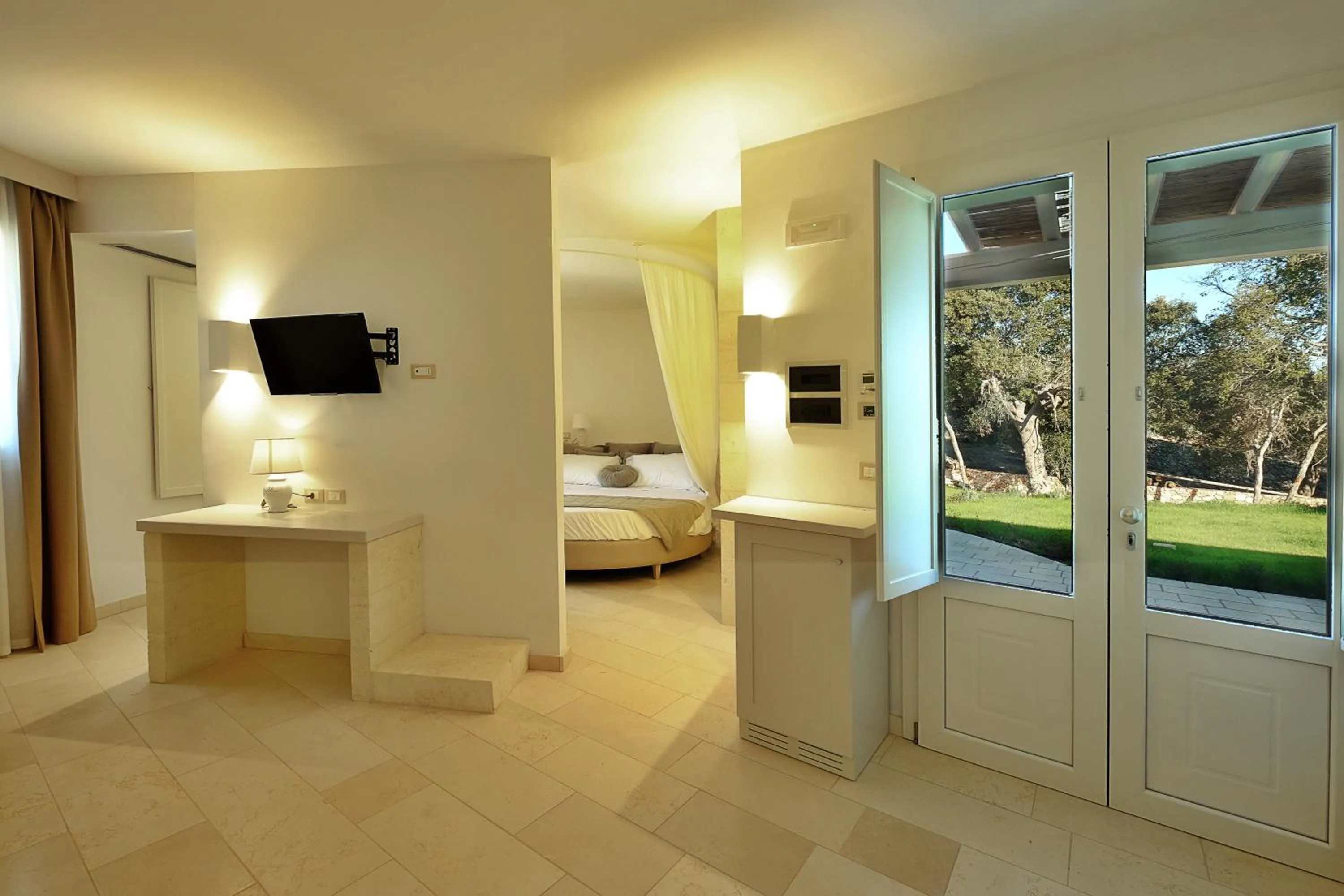 Living room, Bed in Montiro' Hotel