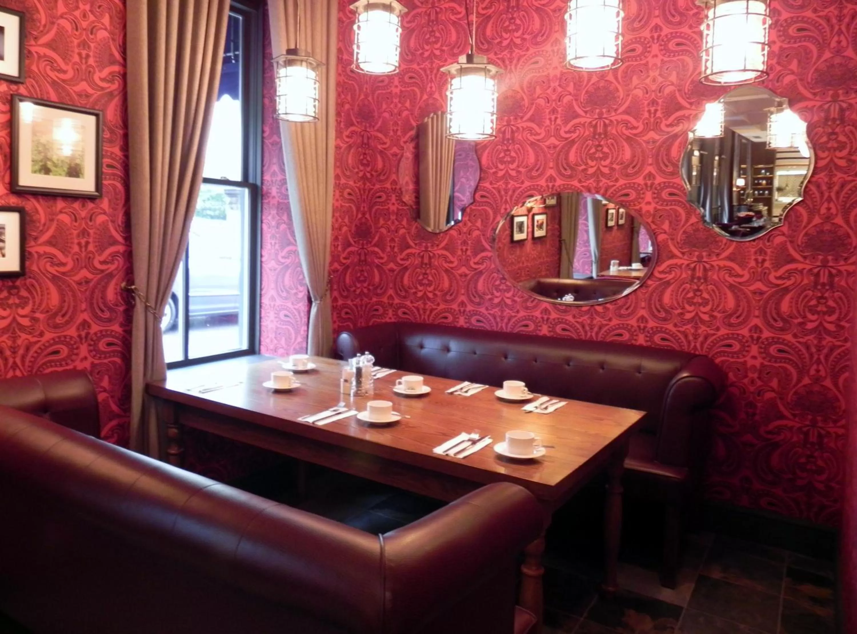 Restaurant/places to eat in Novotel Ottawa City Centre Hotel