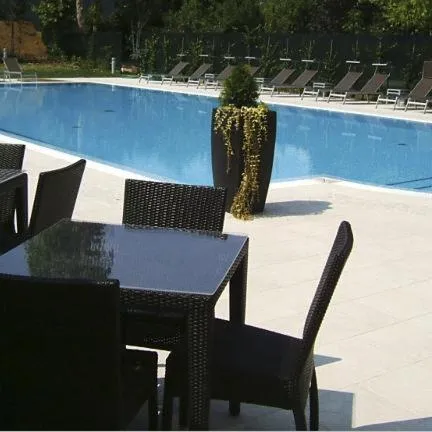 Swimming pool in Hotel Victoria