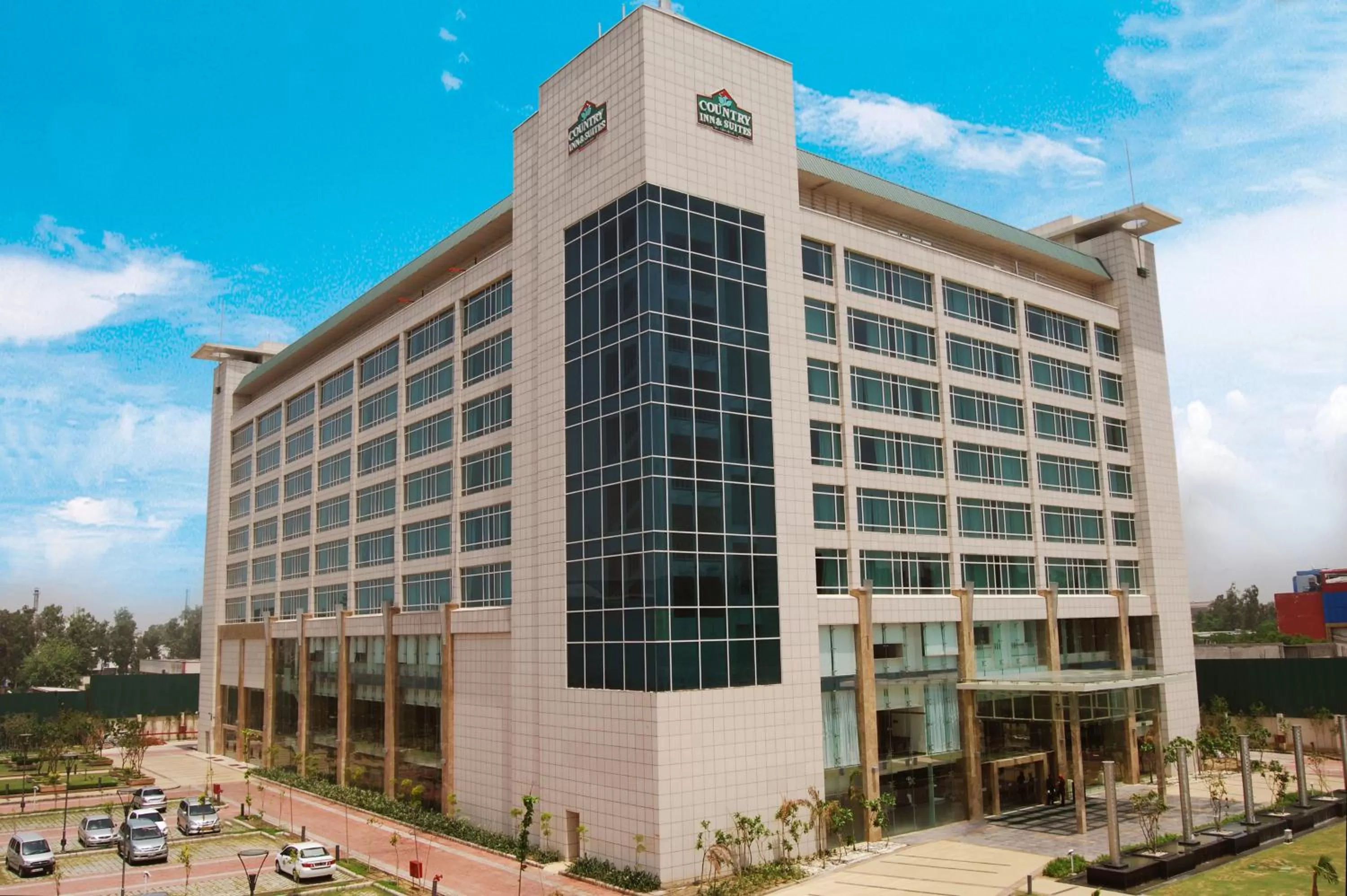 Facade/entrance in Country Inn & Suites By Radisson, Sahibabad