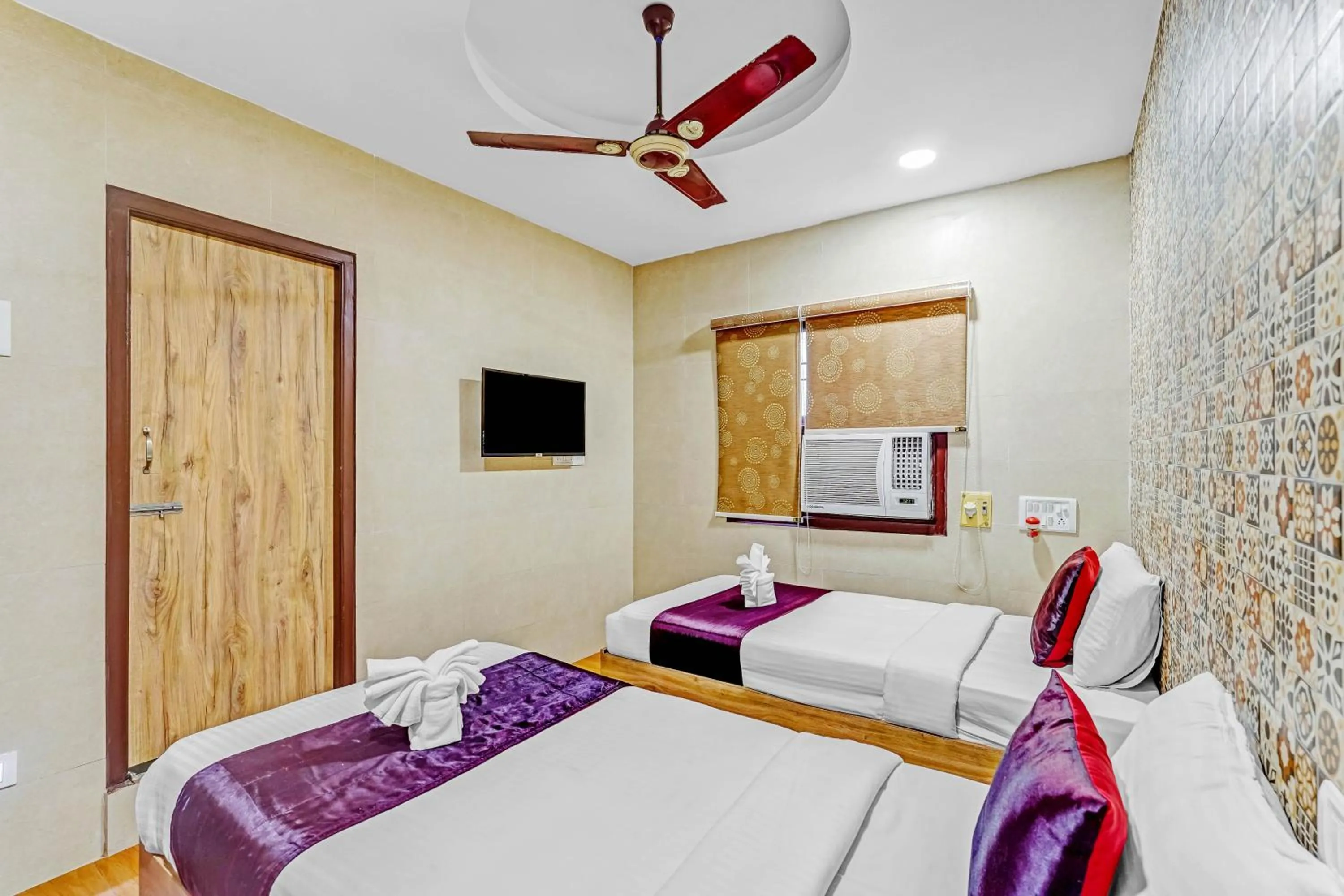 Property building, Bed in Season 4 Residences - Teynampet Near Apollo Hospital ,Balaji Dental, US Consulate