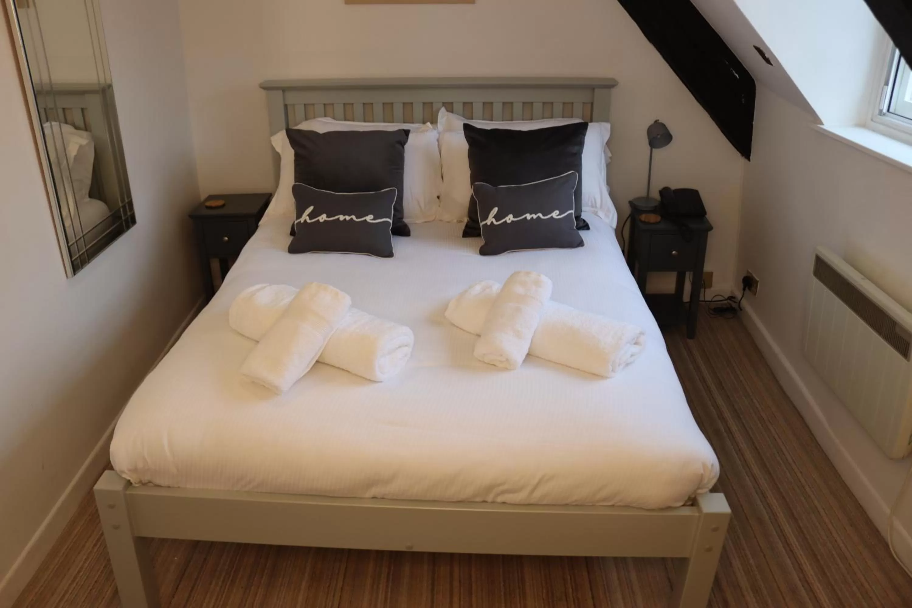 Bed in The Mariners Hotel