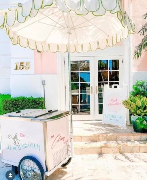 Restaurant/places to eat in The Colony Hotel