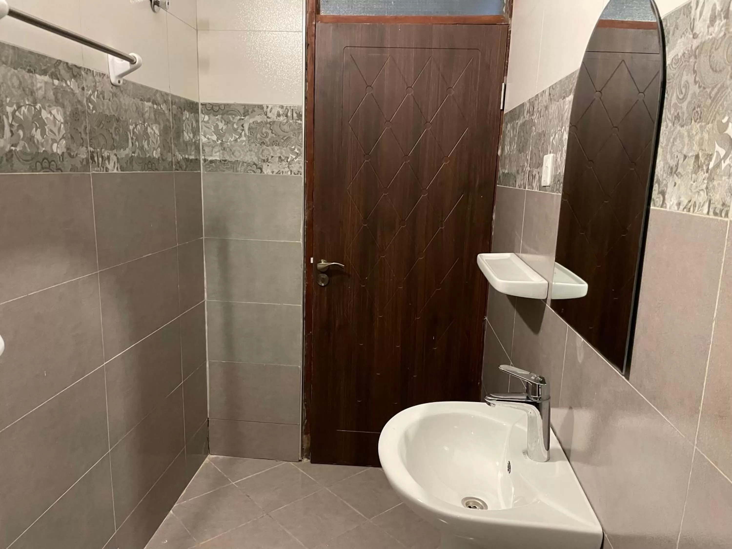 Bathroom in Jaffa Suites