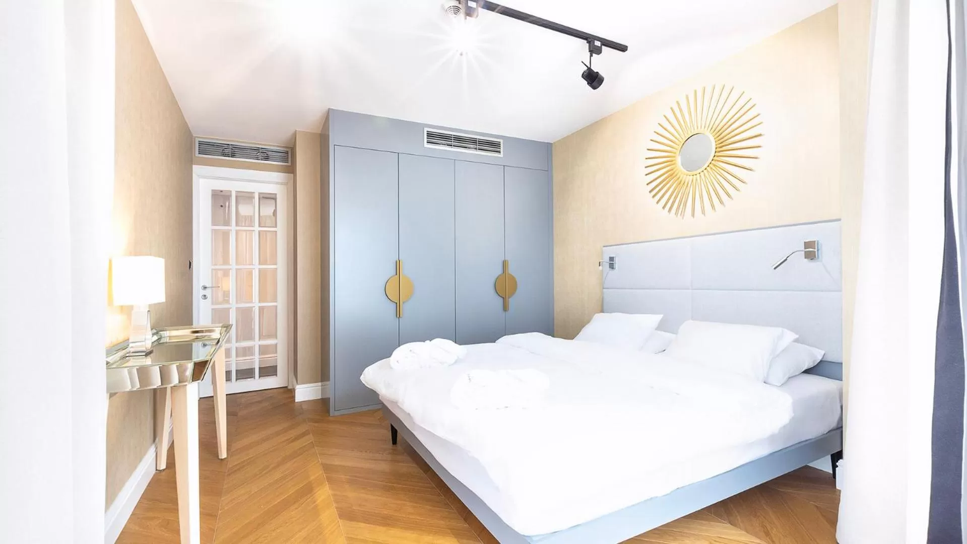 Bedroom, Bed in Ultra Marine by Zdrojowa