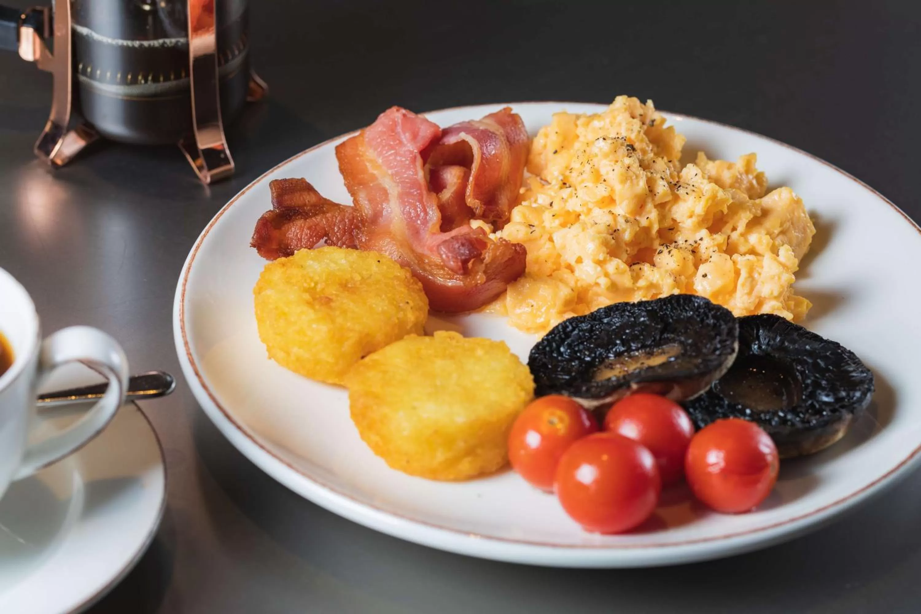 Restaurant/places to eat in Radisson Blu Hotel, London Canary Wharf East