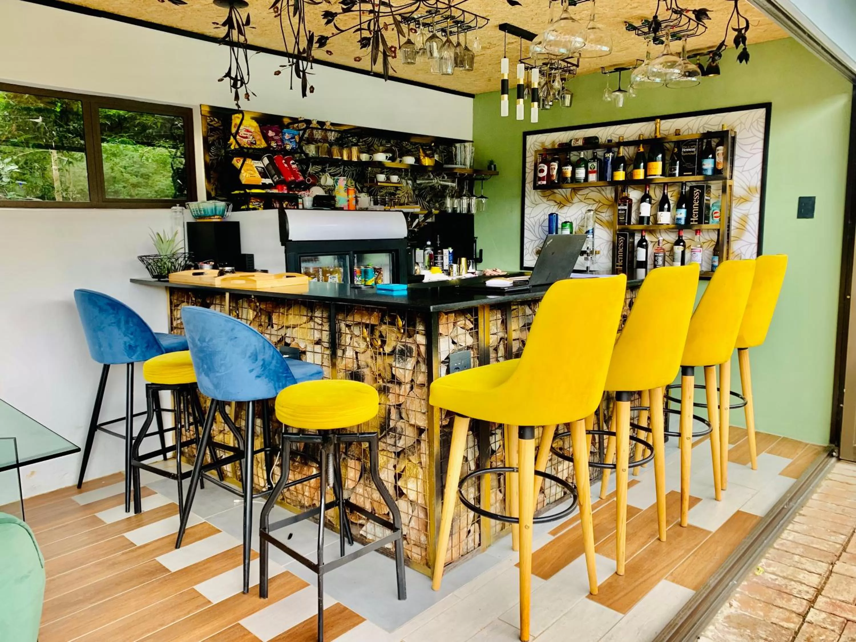 Lounge or bar in 24 On Basil Inventive suites