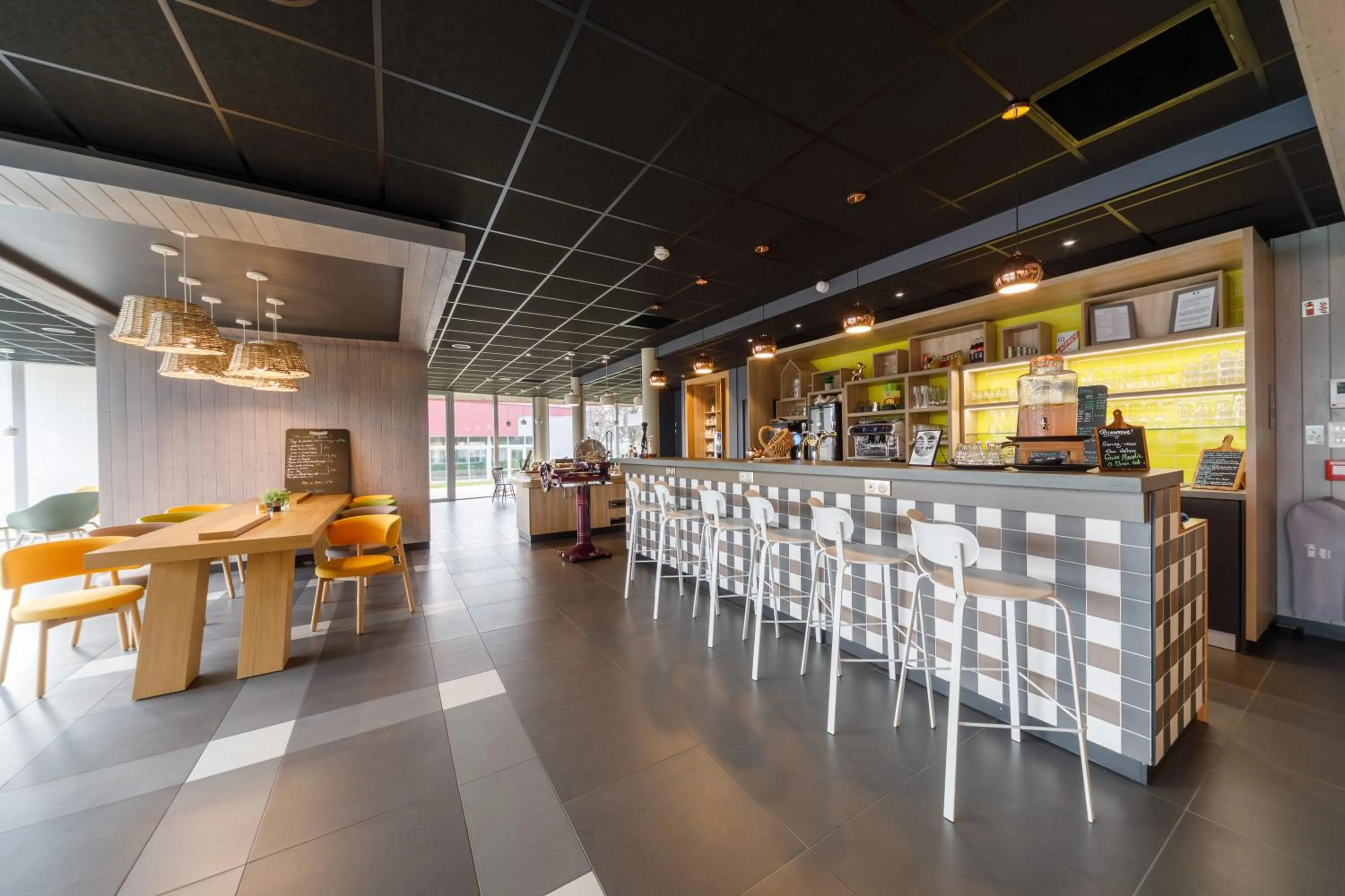 Lounge or bar in Campanile Annemasse Est Findrol CHAL