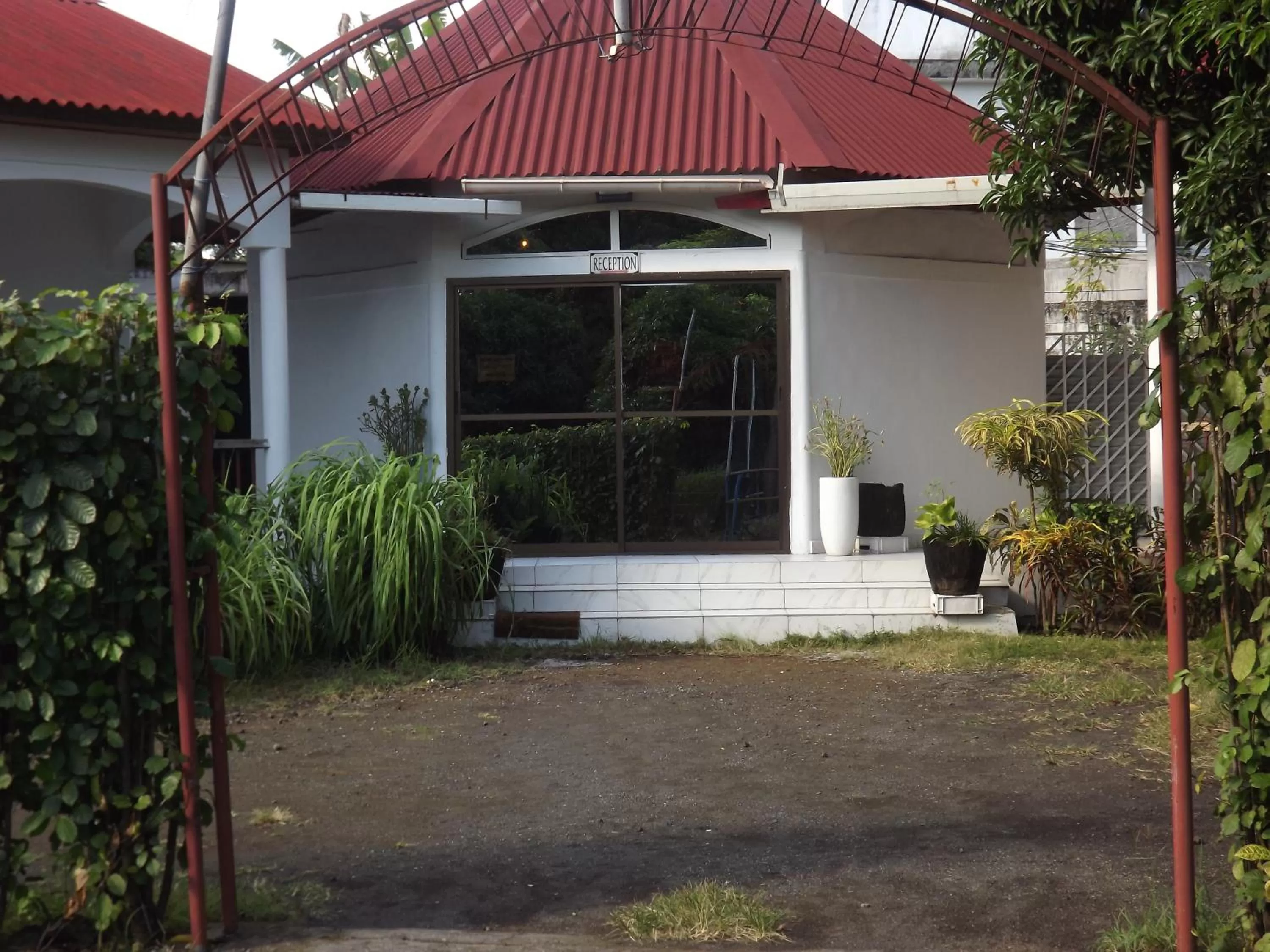 Facade/entrance in Hôtel La Grillade