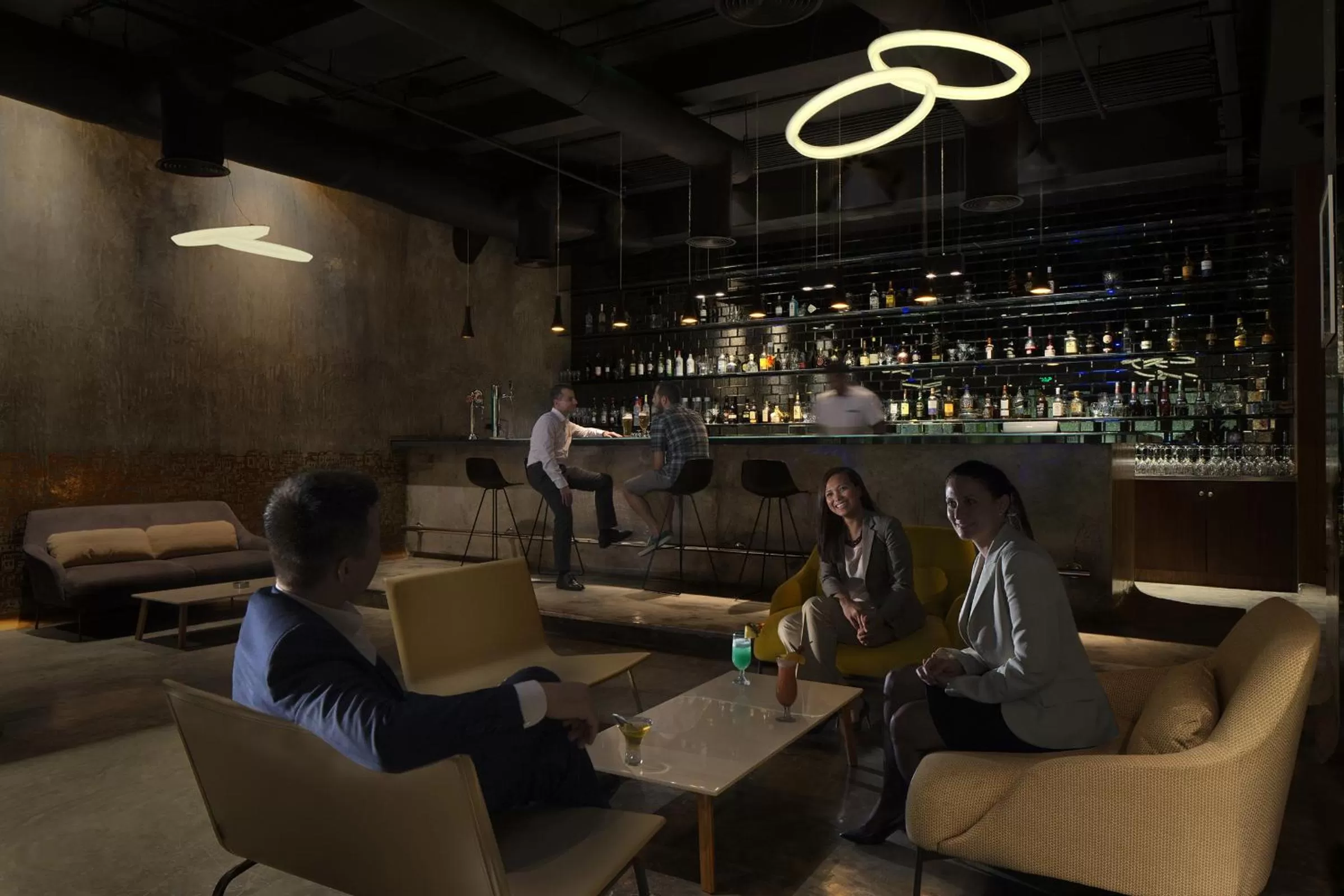 Lounge or bar in InterContinental Bahrain by IHG