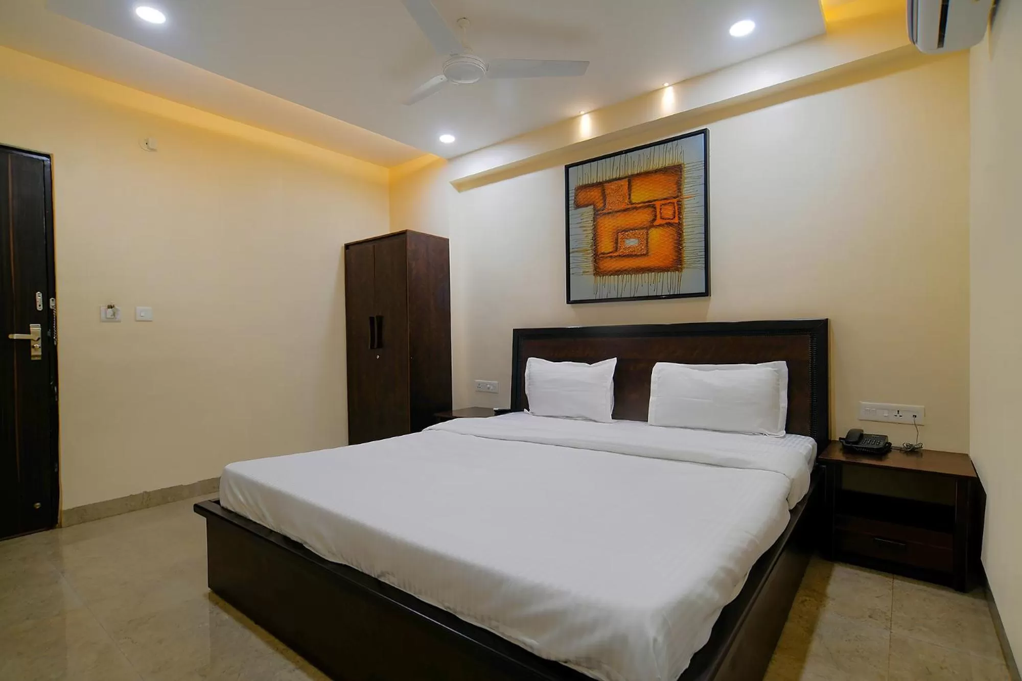 Bed in FabHotel Imperial Regency