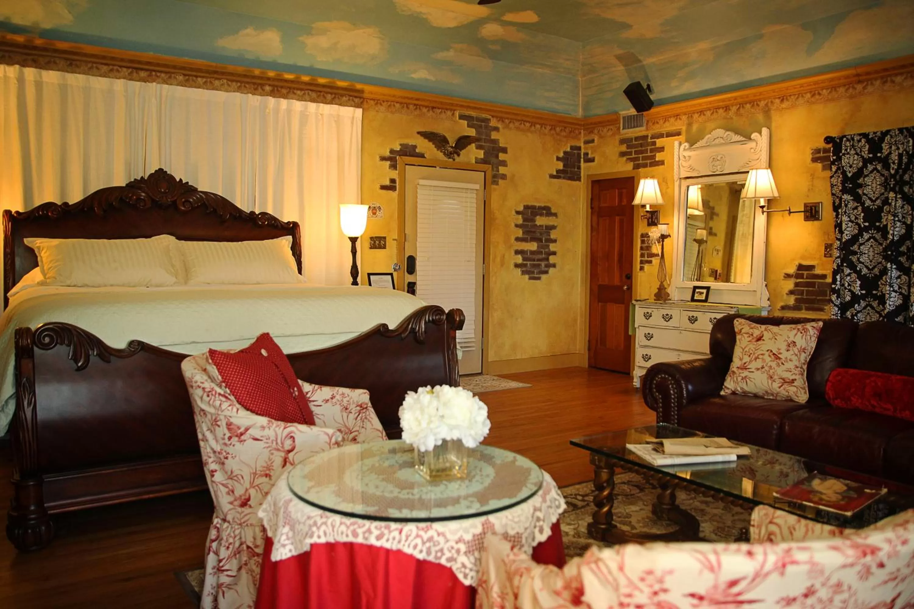 Photo of the whole room in The Old Liberty Schoolhouse