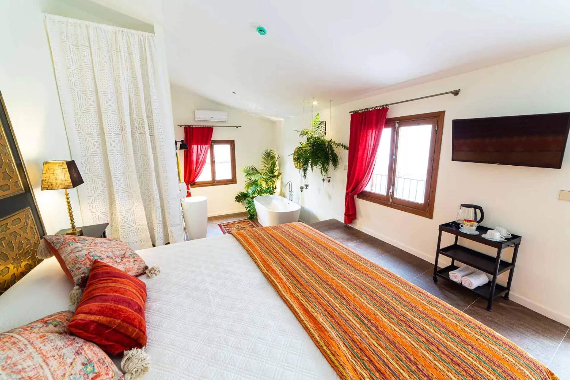 Photo of the whole room, TV/Entertainment Center in Flor de Mandarina