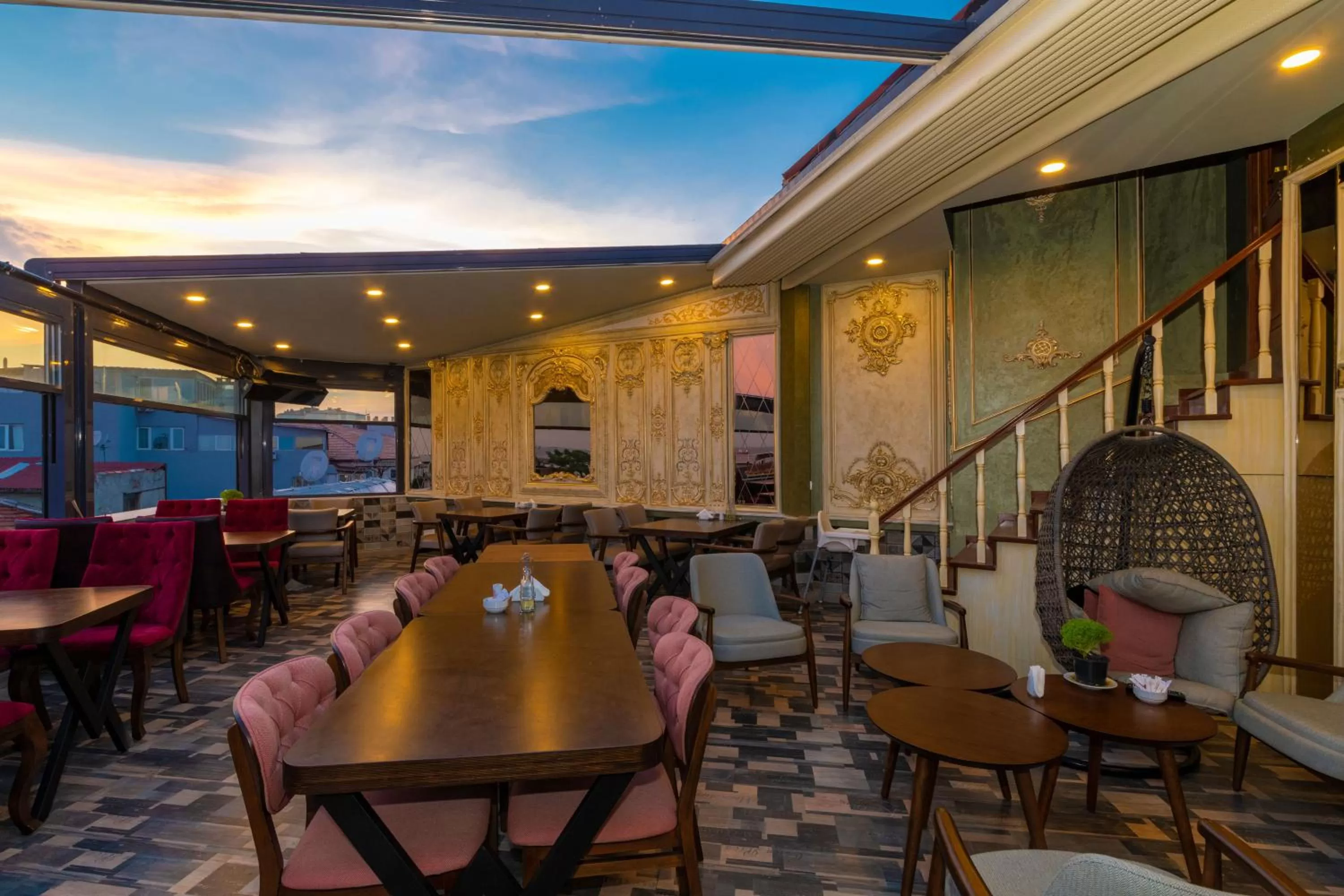 Restaurant/places to eat in Golden Sand Hotel