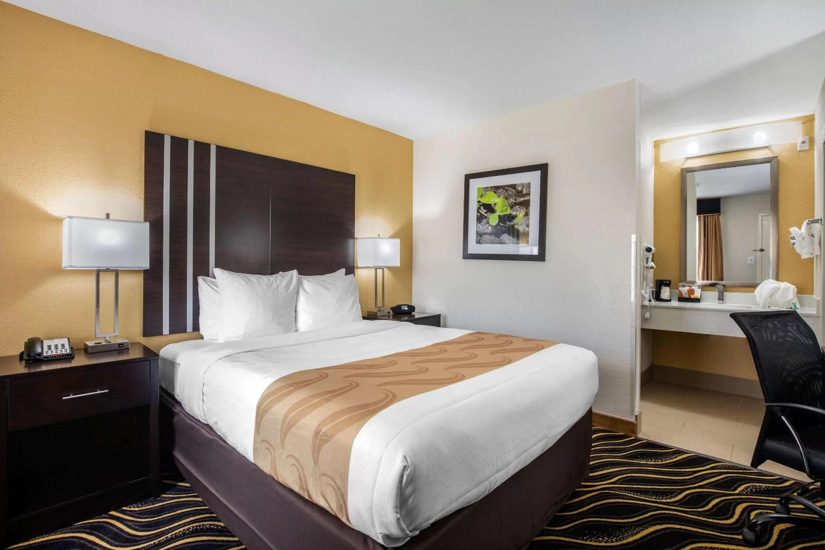 Photo of the whole room, Bed in Quality Inn West Fort Worth